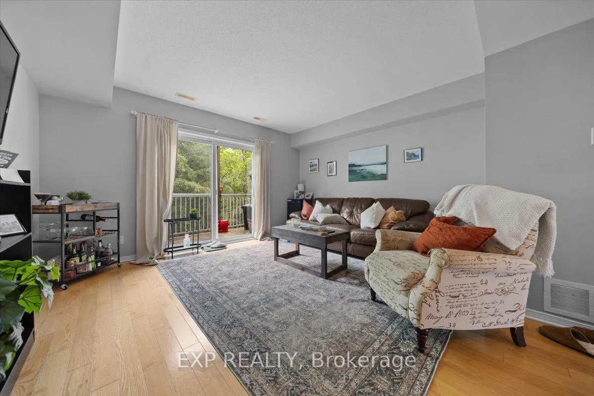 Photo 3 of 77 Strathaven Private, Ottawa, Cyrville — HOMEH