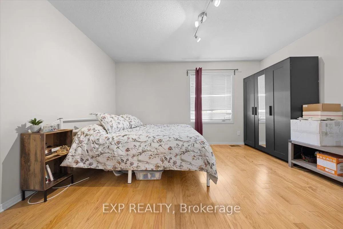 Photo 22 of 77 Strathaven Private, Ottawa, Cyrville — HOMEH