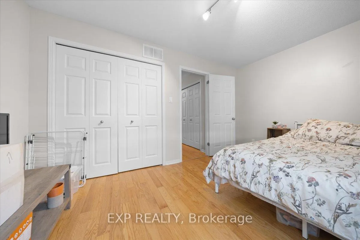 Photo 23 of 77 Strathaven Private, Ottawa, Cyrville — HOMEH