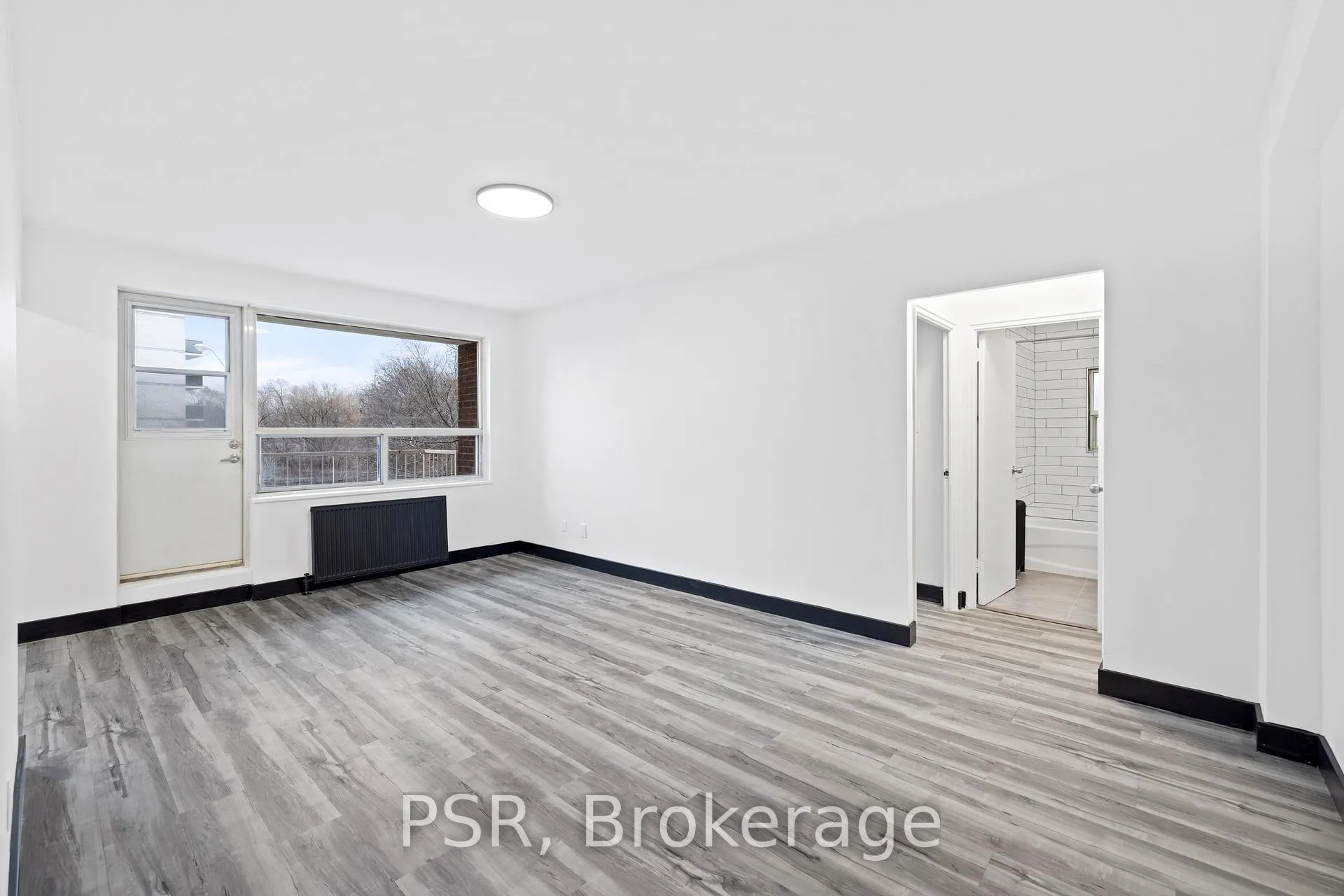 Front of Unit 609, 600 Eglinton Avenue W