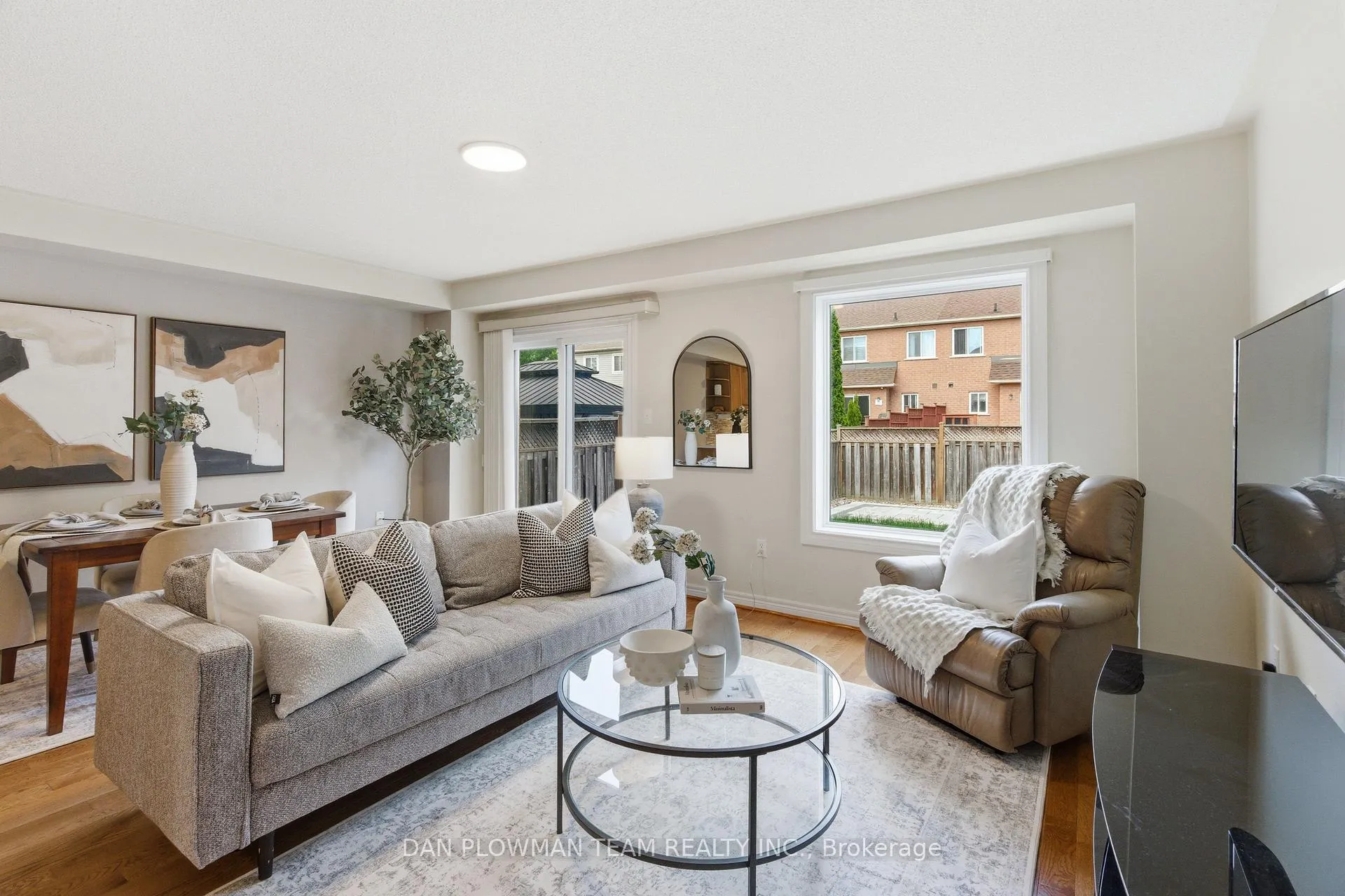Photo 2 of 19 Davidson Street, Whitby, Williamsburg — HOMEH