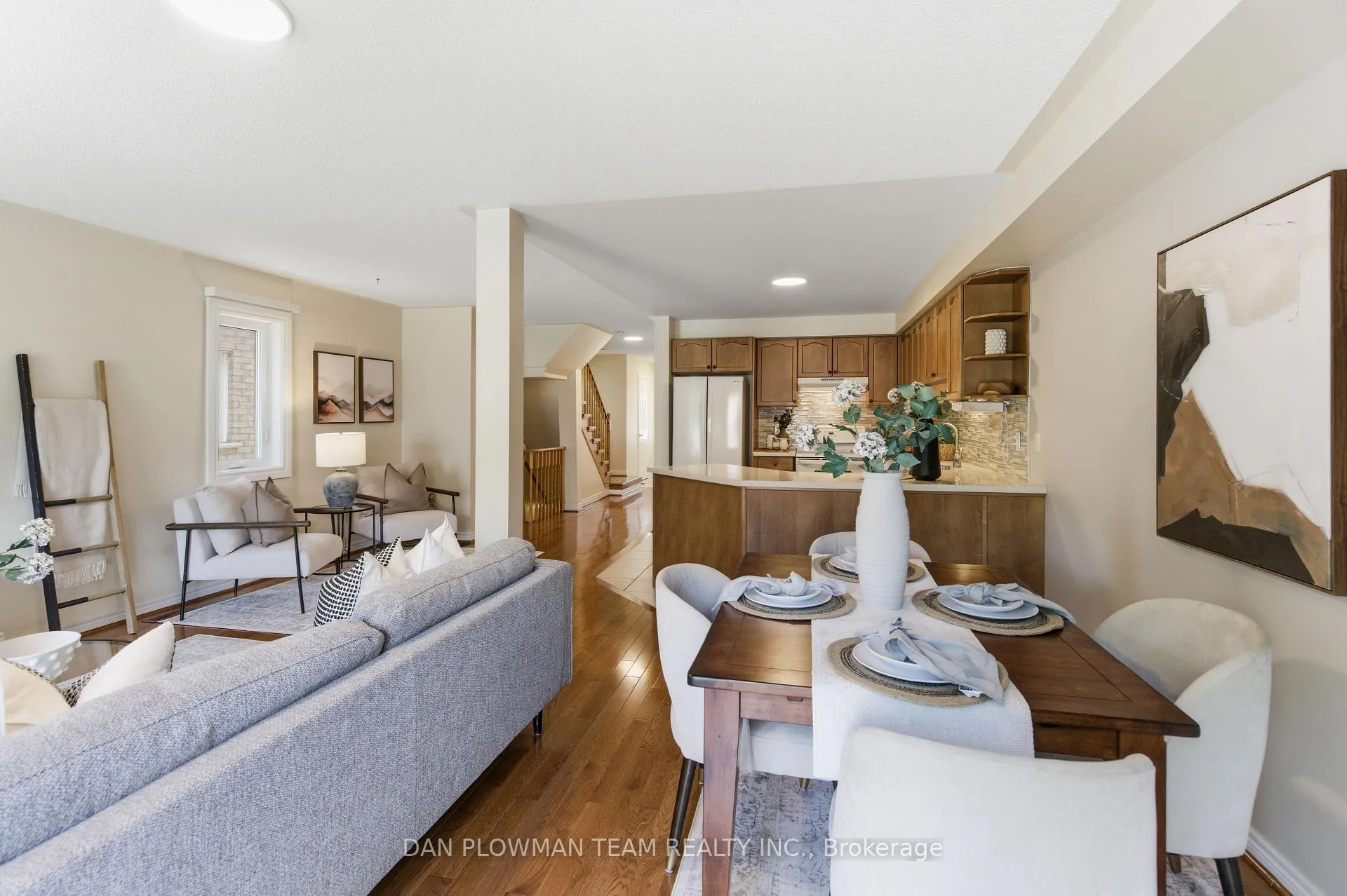 Photo 4 of 19 Davidson Street, Whitby, Williamsburg — HOMEH