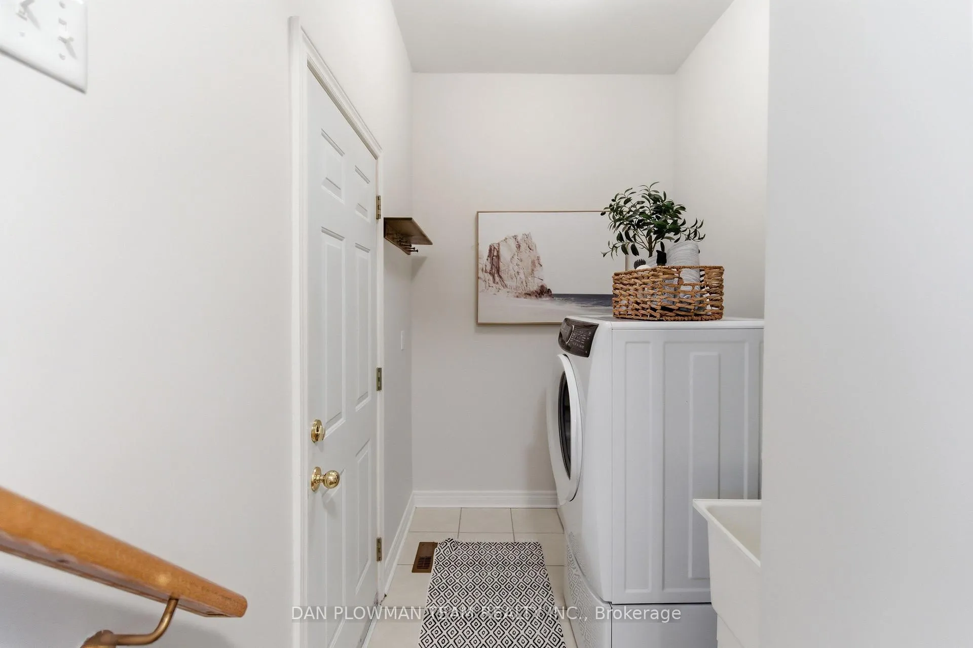 Photo 12 of 19 Davidson Street, Whitby, Williamsburg — HOMEH