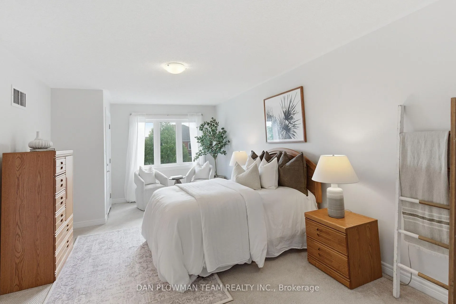 Photo 14 of 19 Davidson Street, Whitby, Williamsburg — HOMEH