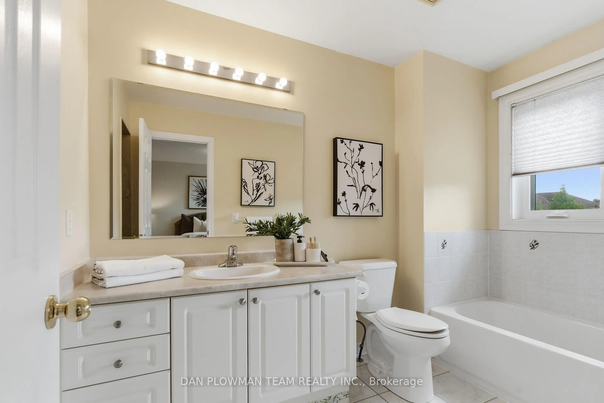 Photo 19 of 19 Davidson Street, Whitby, Williamsburg — HOMEH