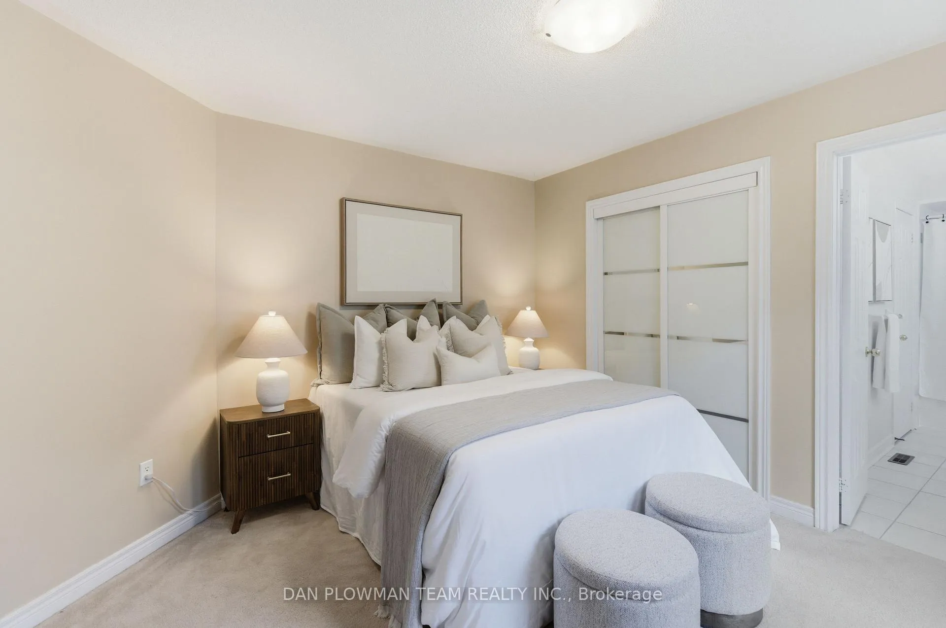 Photo 21 of 19 Davidson Street, Whitby, Williamsburg — HOMEH