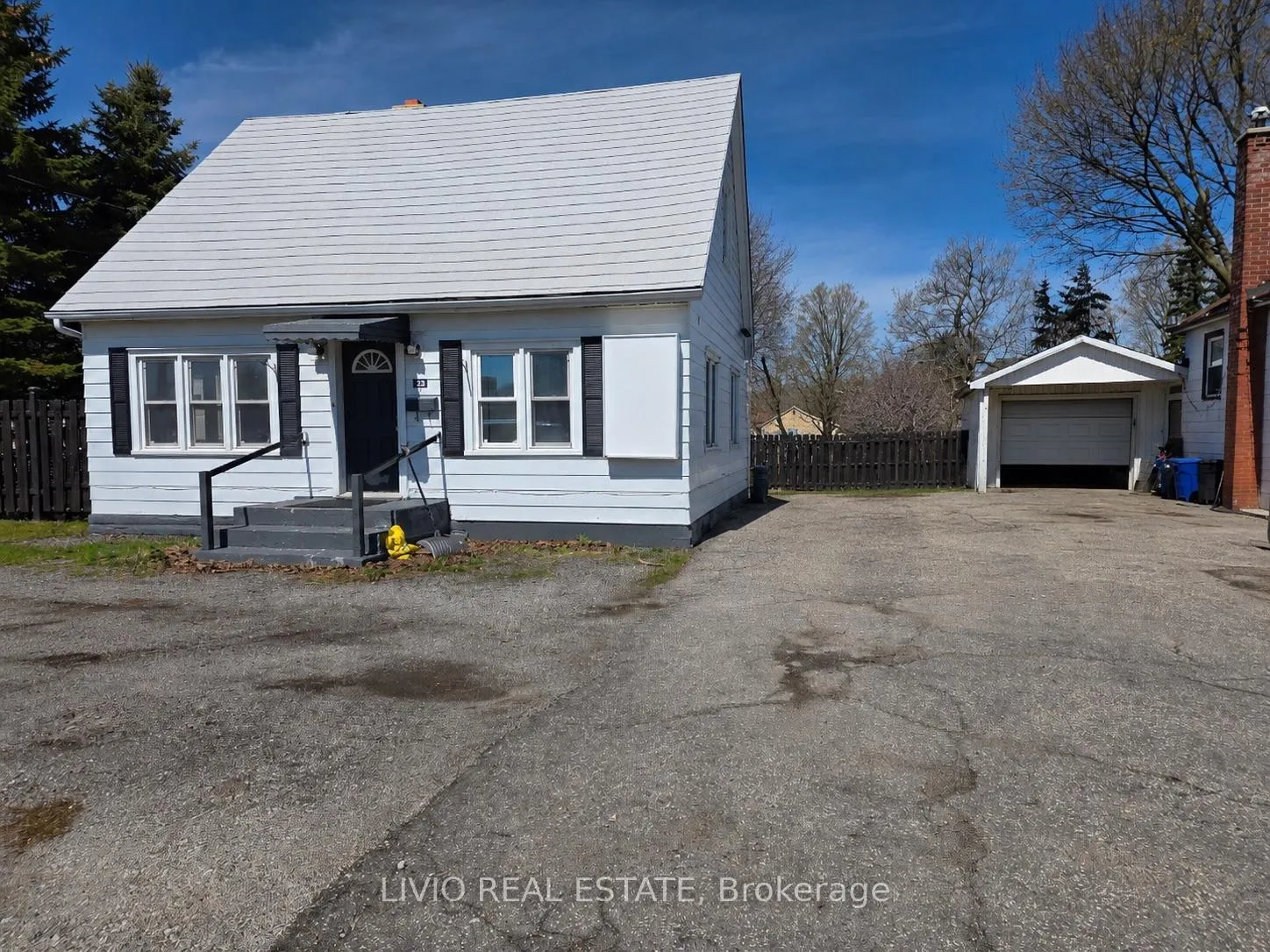 Photo 1 of 323 Queen Street E, Halton Hills, Acton — HOMEH