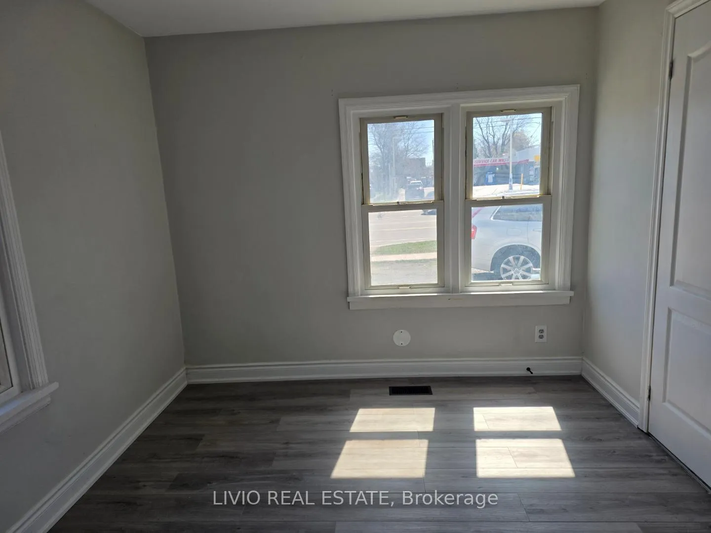 Photo 6 of 323 Queen Street E, Halton Hills, Acton — HOMEH