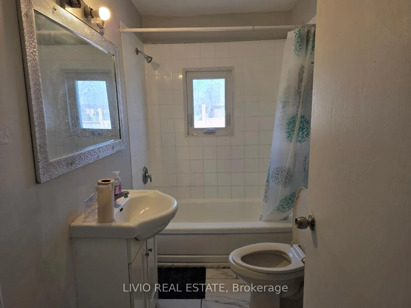 Photo 13 of 323 Queen Street E, Halton Hills, Acton — HOMEH