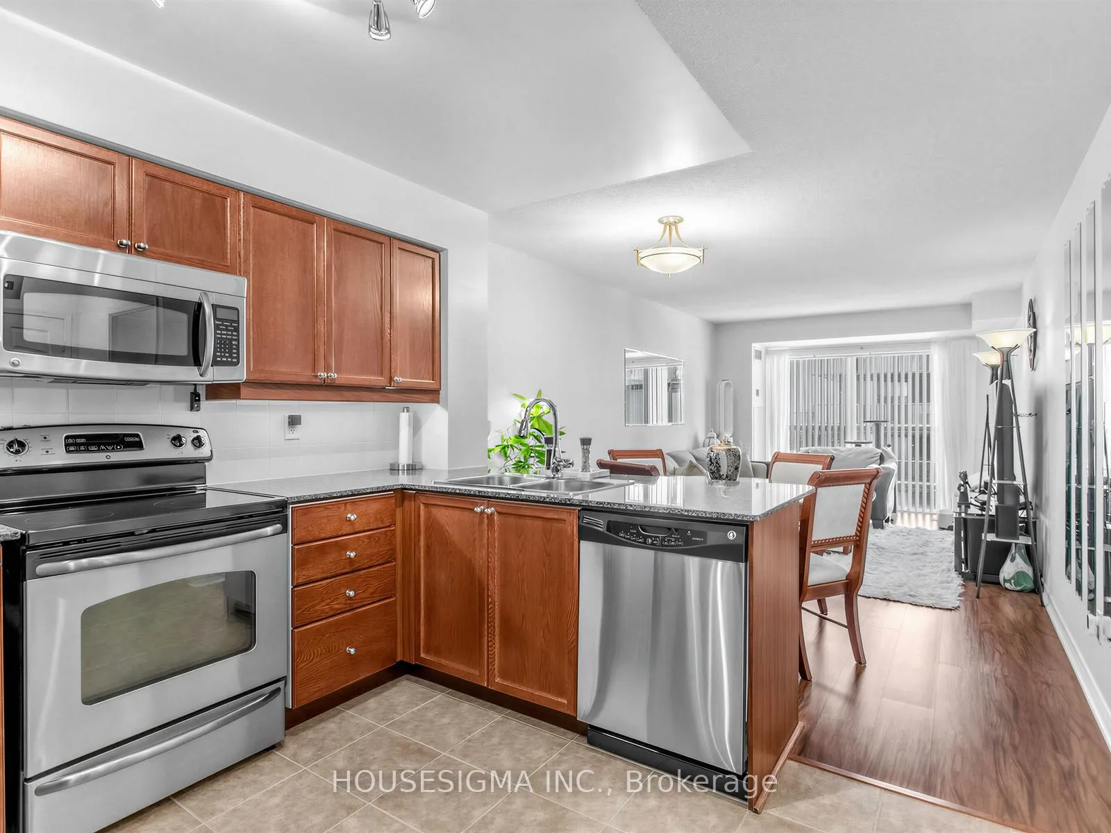 Photo 4 of Unit 1109, 185 Oneida Crescent, Richmond Hill, Langstaff — HOMEH