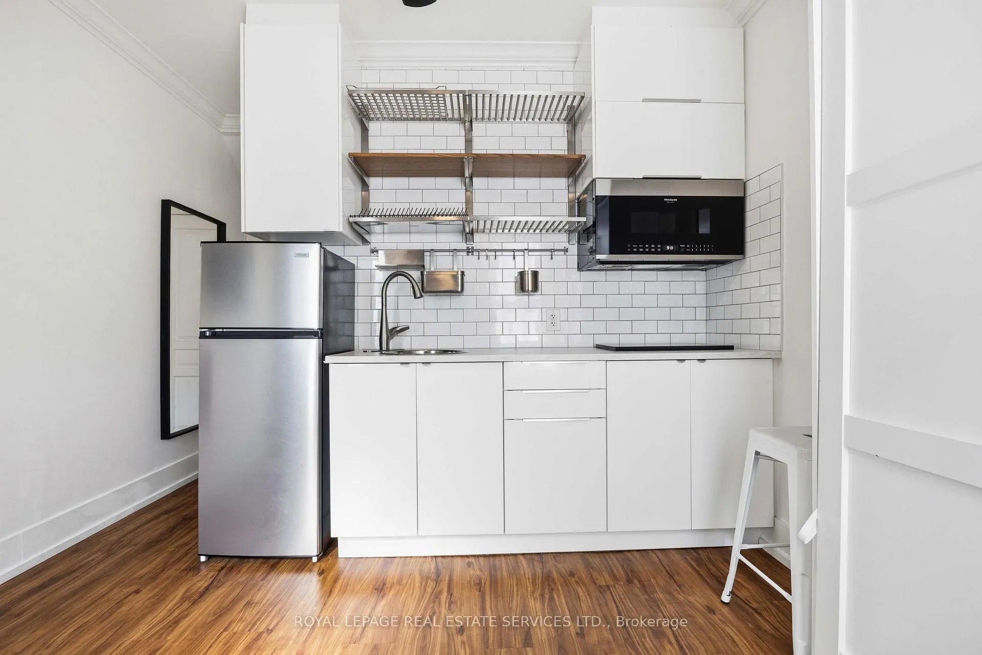 Photo 6 of Unit 4, 793 Pape Avenue, Toronto, Danforth — HOMEH