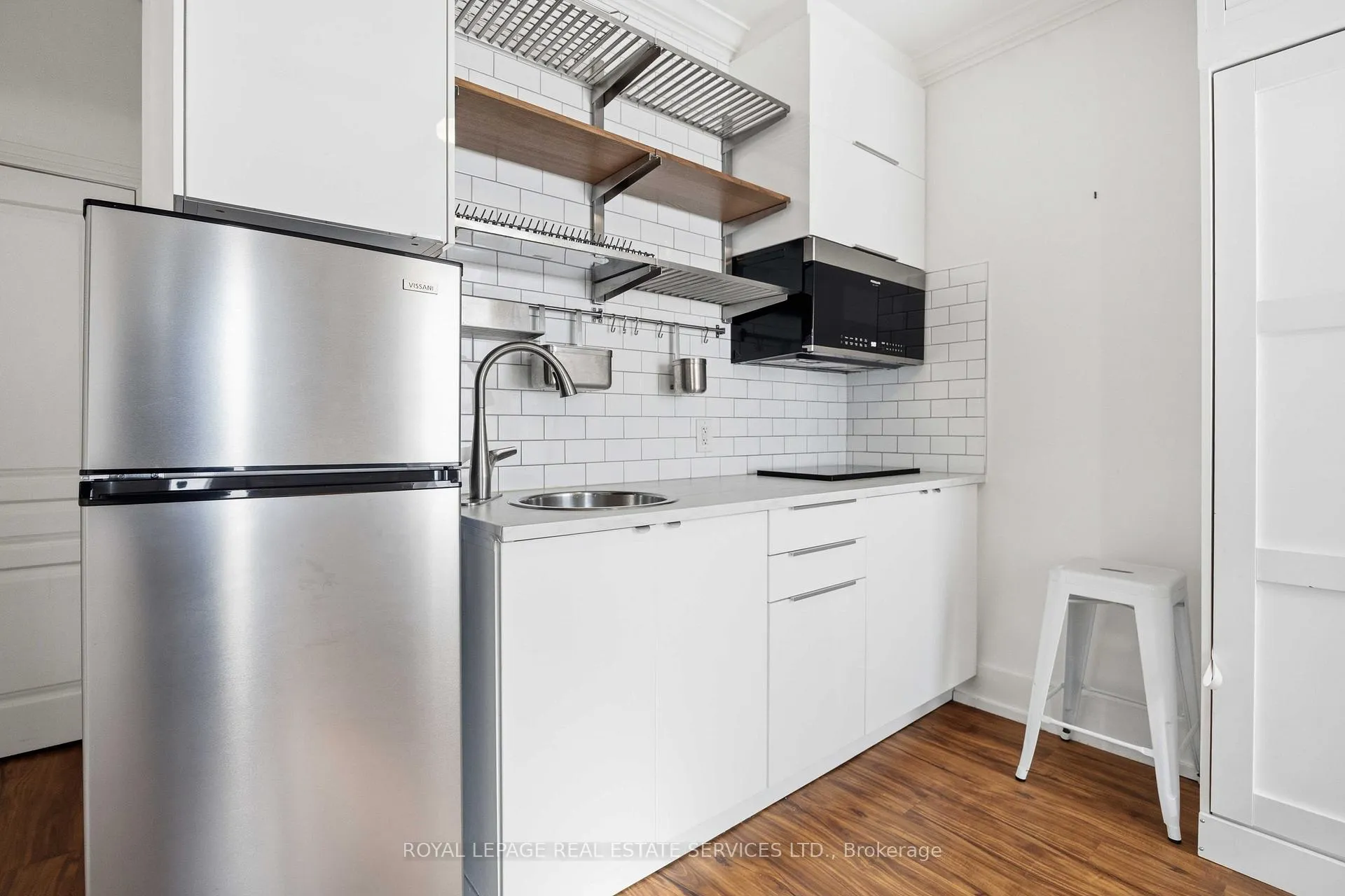 Photo 8 of Unit 4, 793 Pape Avenue, Toronto, Danforth — HOMEH