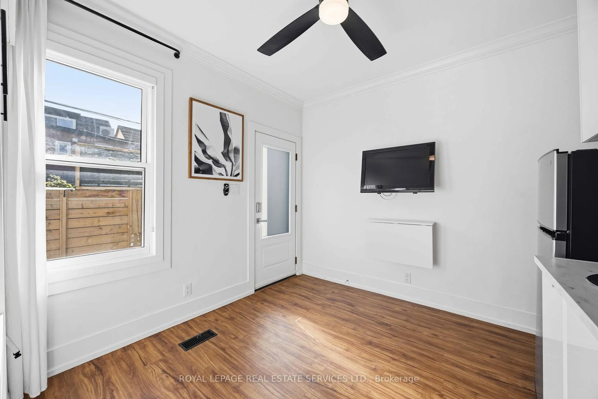 Photo 11 of Unit 4, 793 Pape Avenue, Toronto, Danforth — HOMEH