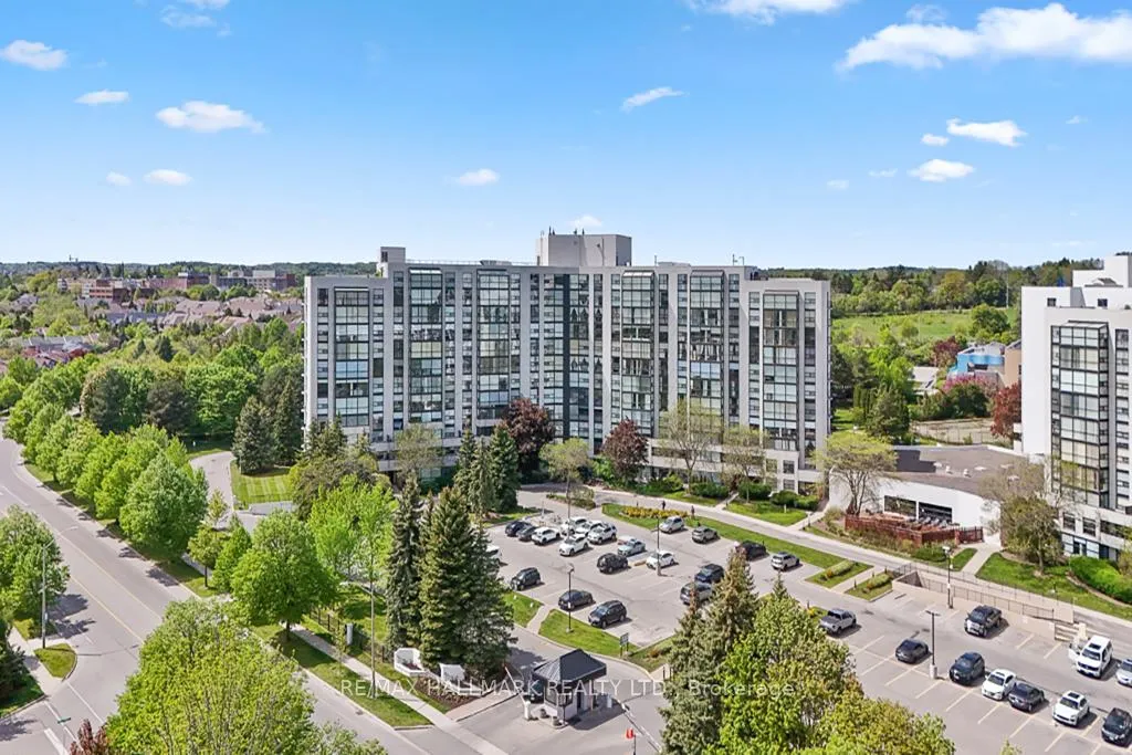 Front of Unit 904, 40 Harding Boulevard W
