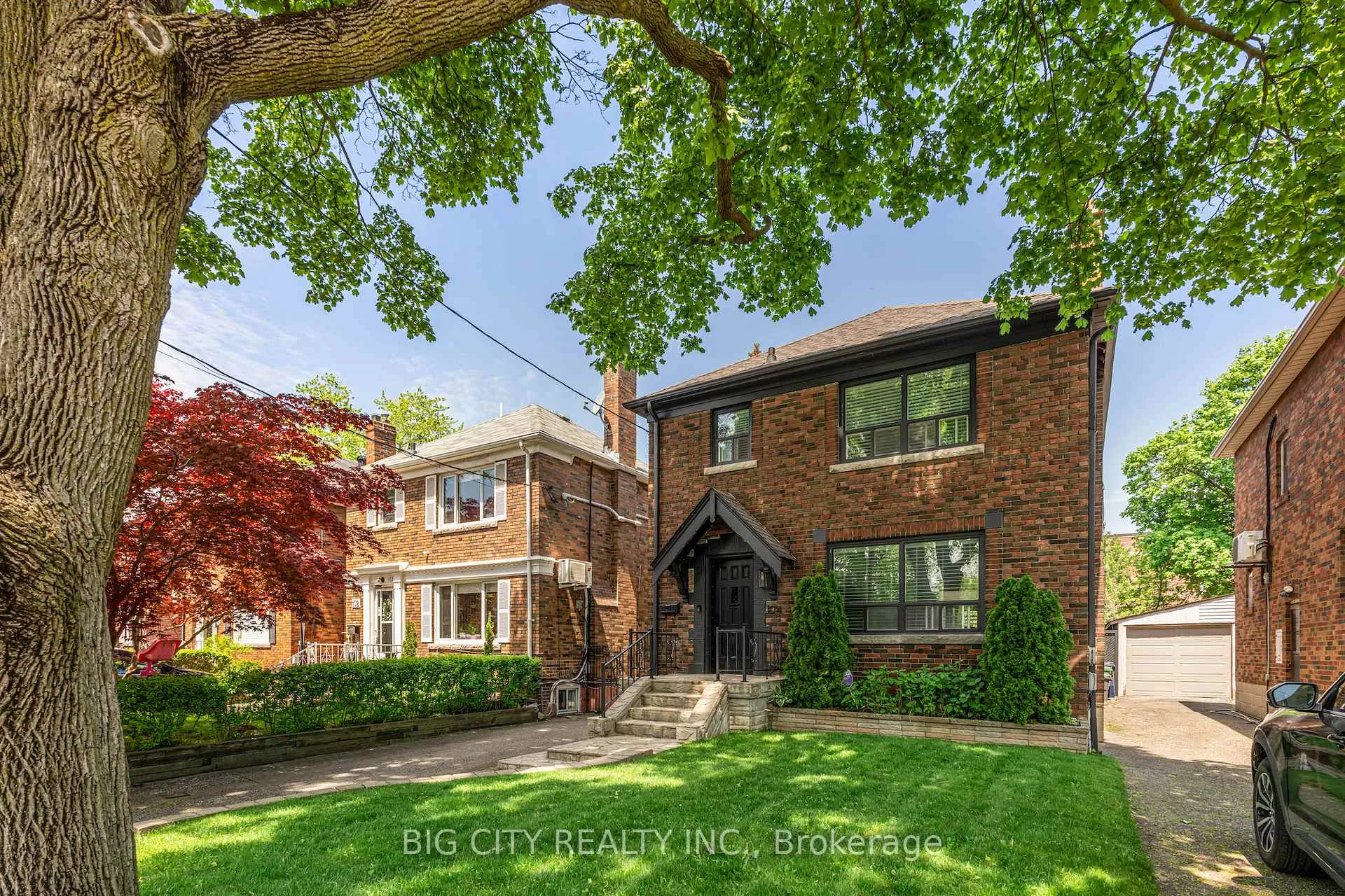 Photo 1 of 104 Donlea Drive, Toronto, Leaside — HOMEH