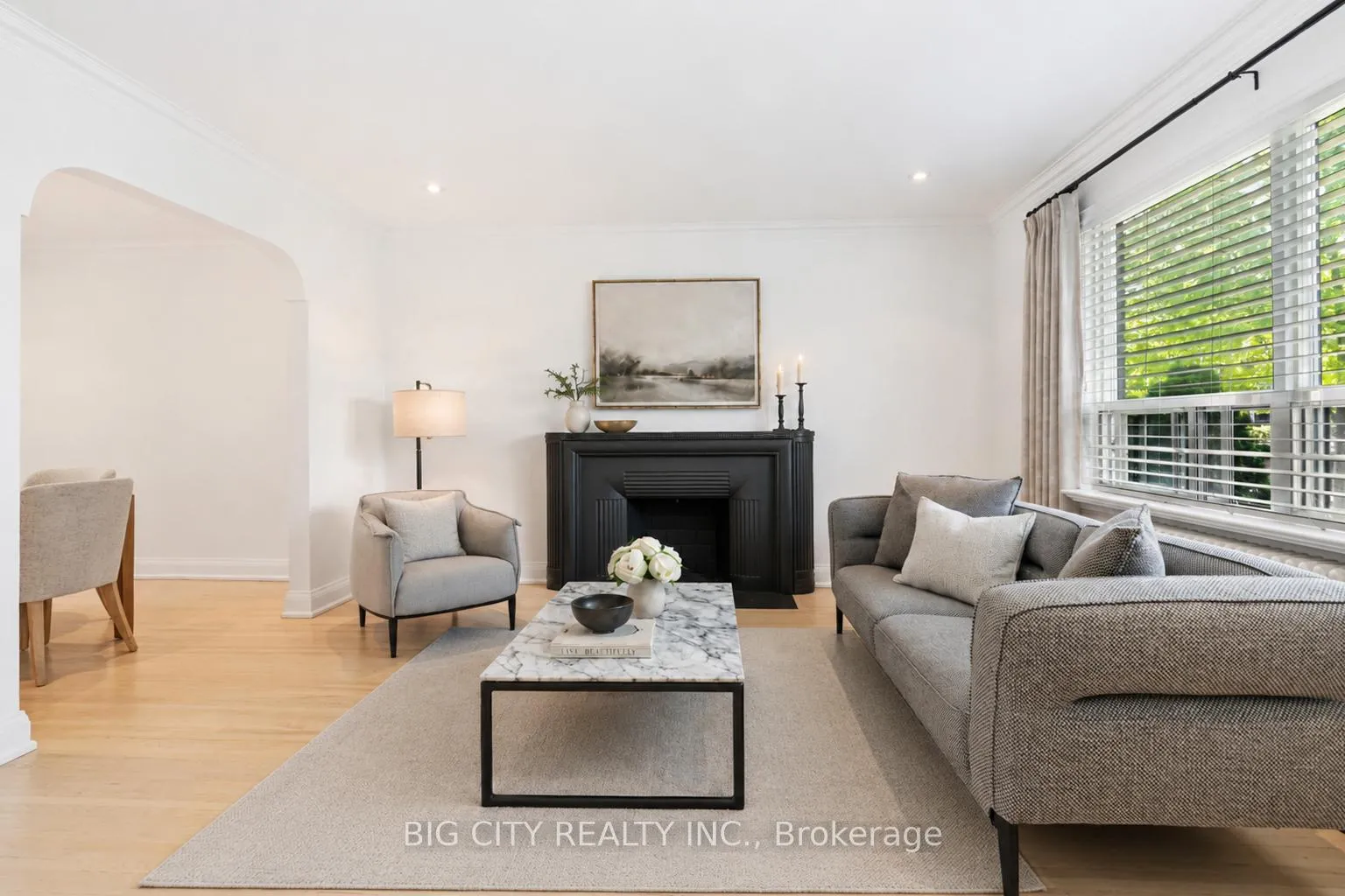 Photo 3 of 104 Donlea Drive, Toronto, Leaside — HOMEH