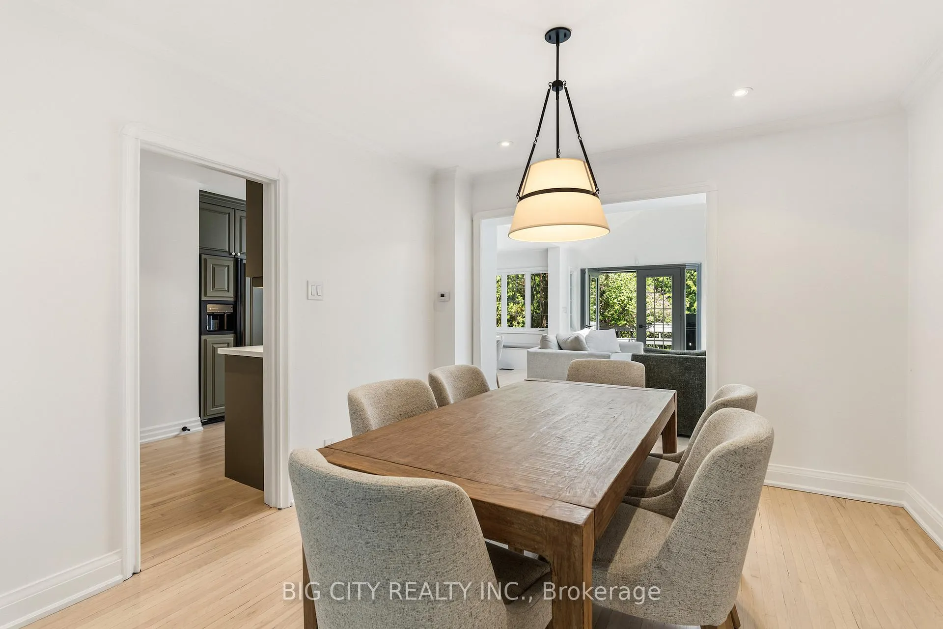 Photo 7 of 104 Donlea Drive, Toronto, Leaside — HOMEH