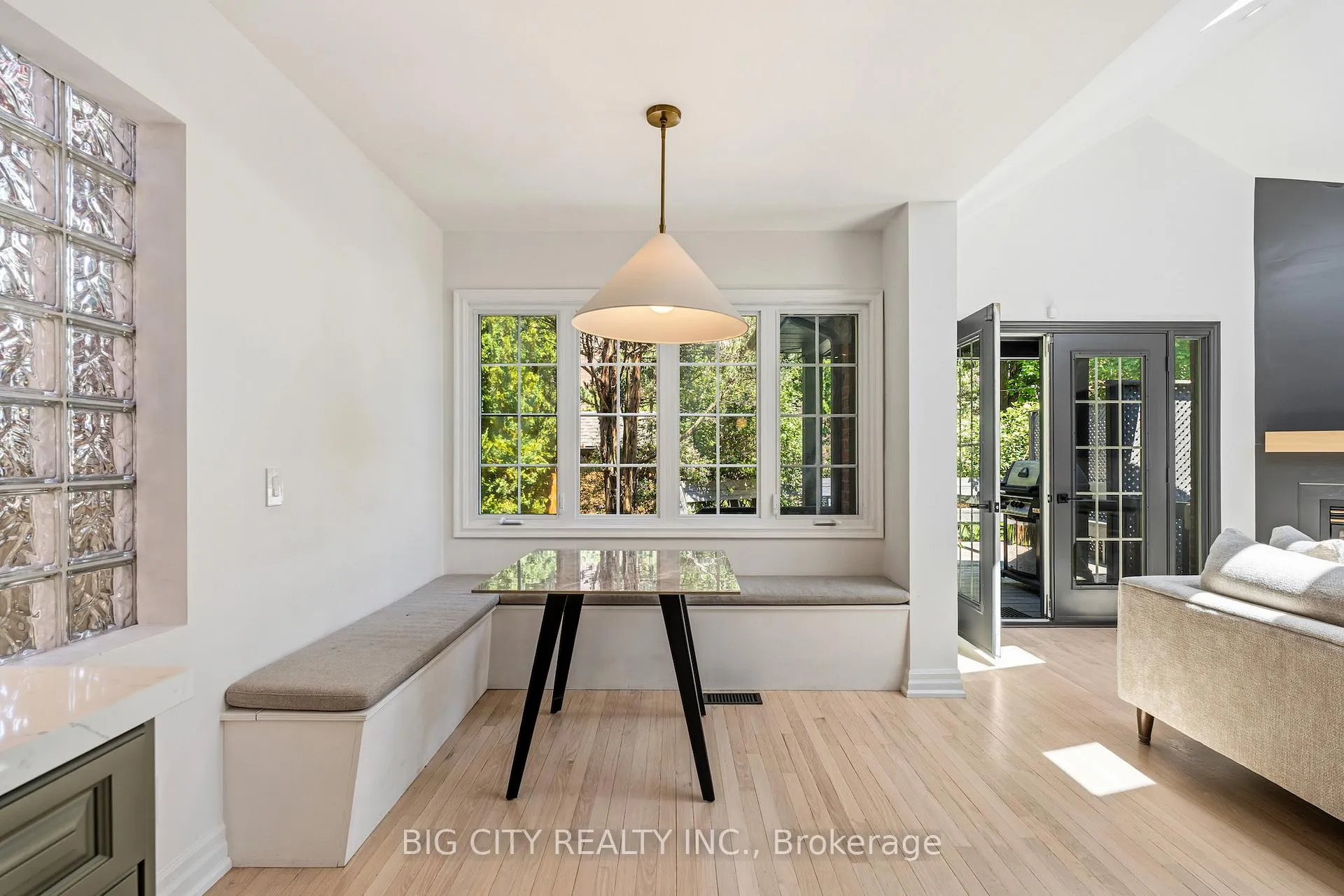 Photo 9 of 104 Donlea Drive, Toronto, Leaside — HOMEH