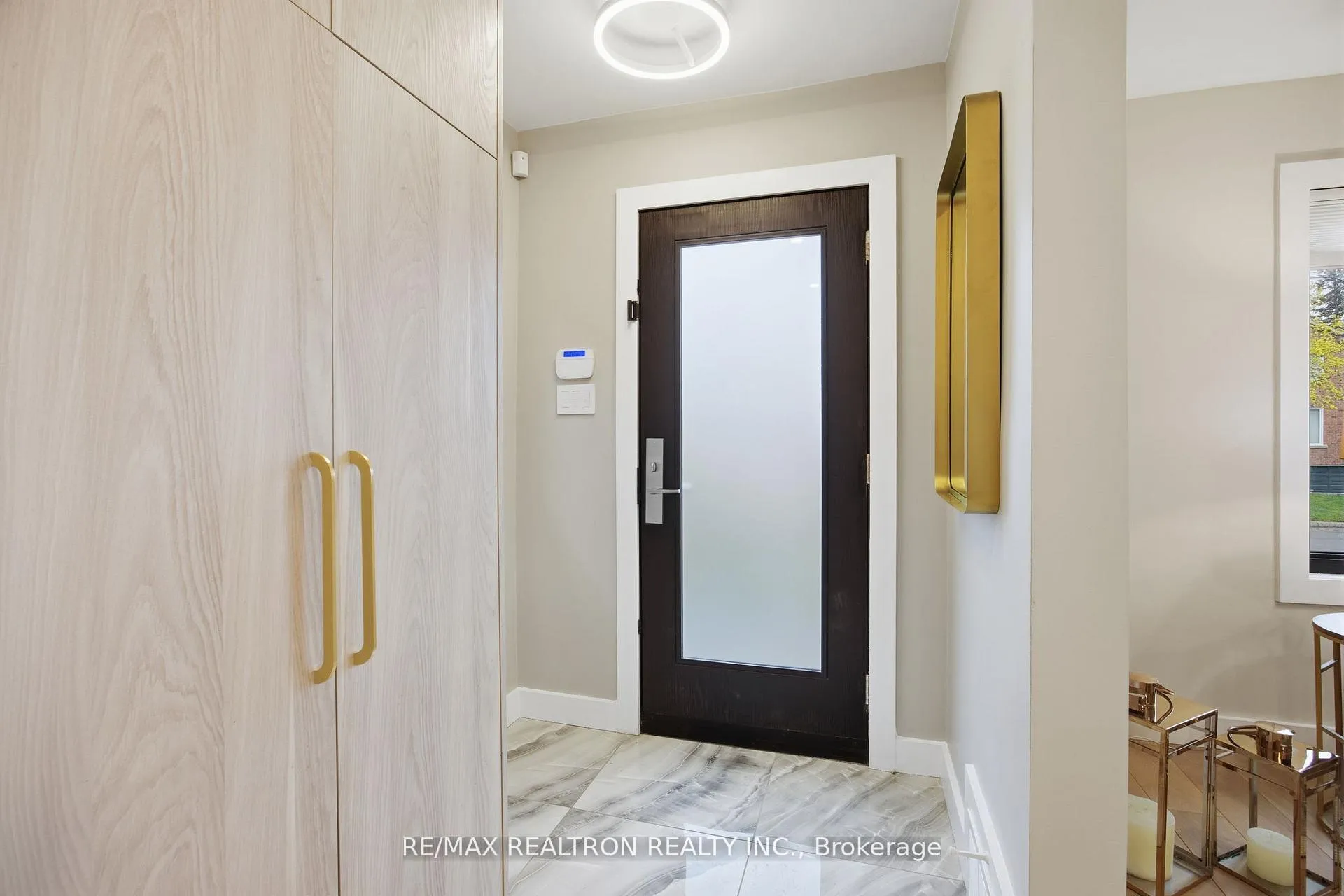 Photo 4 of 52 Burncrest Drive, Toronto, Bedford Park-Nortown — HOMEH