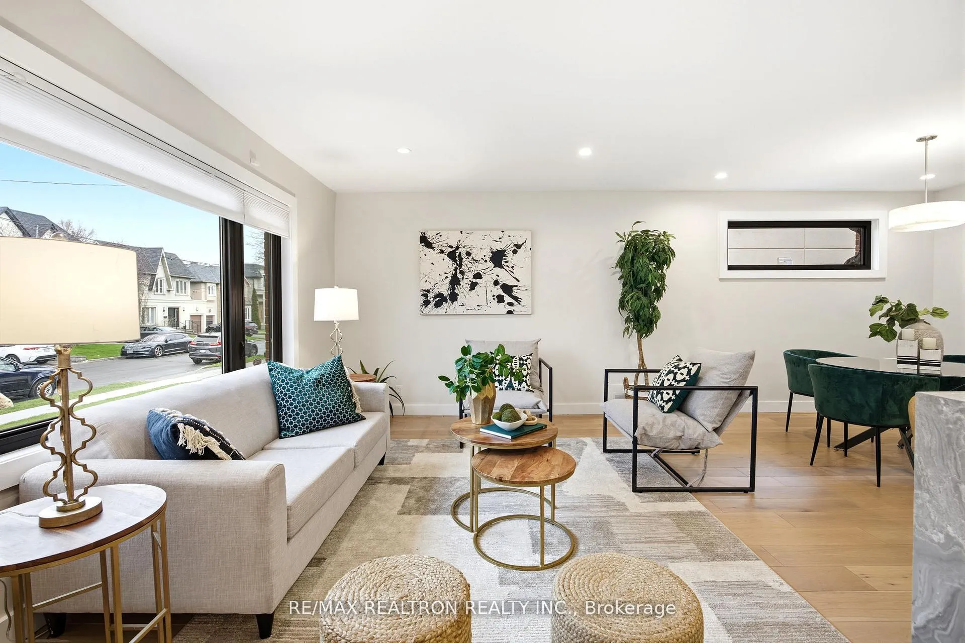 Photo 6 of 52 Burncrest Drive, Toronto, Bedford Park-Nortown — HOMEH