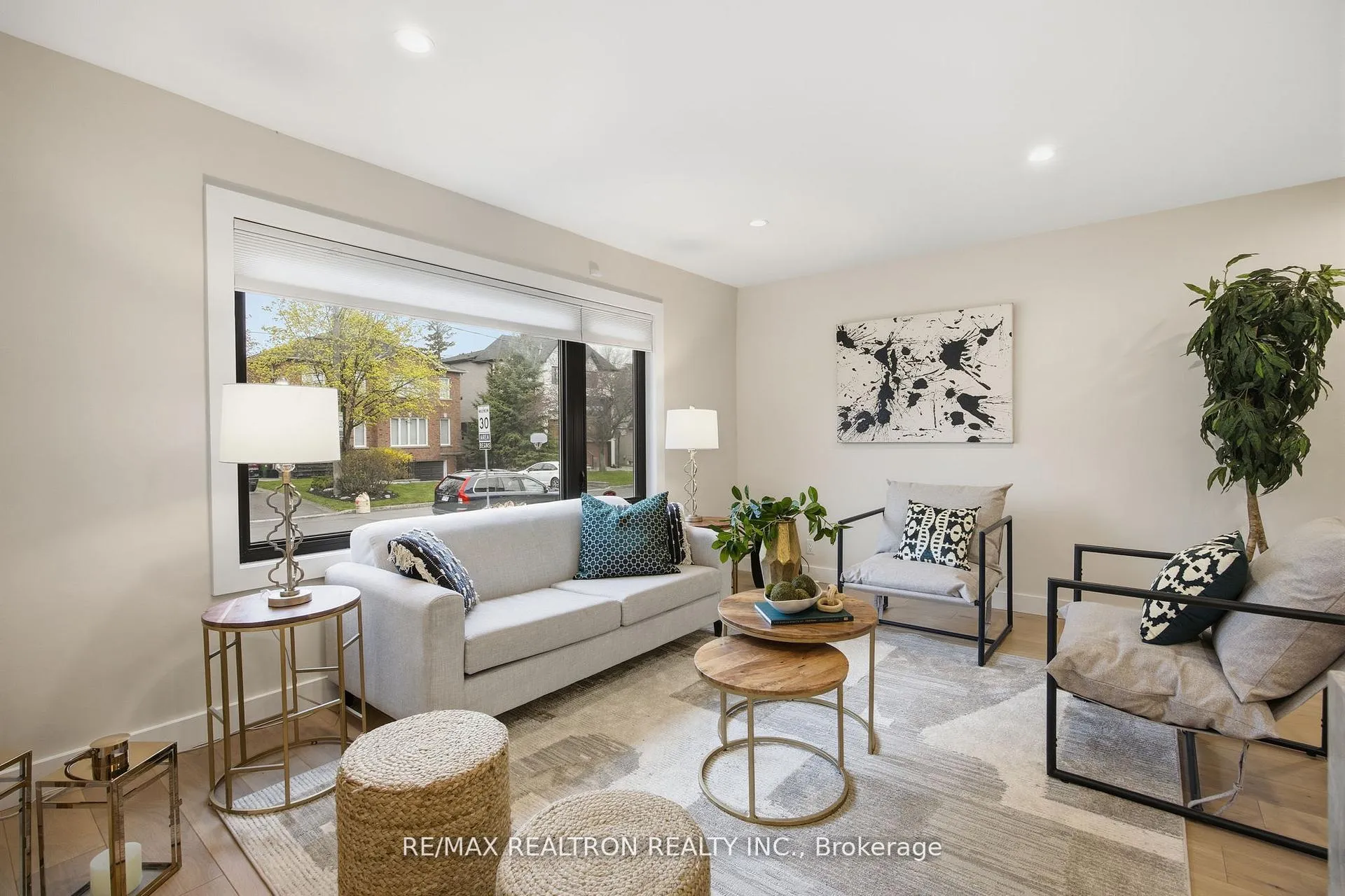 Photo 7 of 52 Burncrest Drive, Toronto, Bedford Park-Nortown — HOMEH
