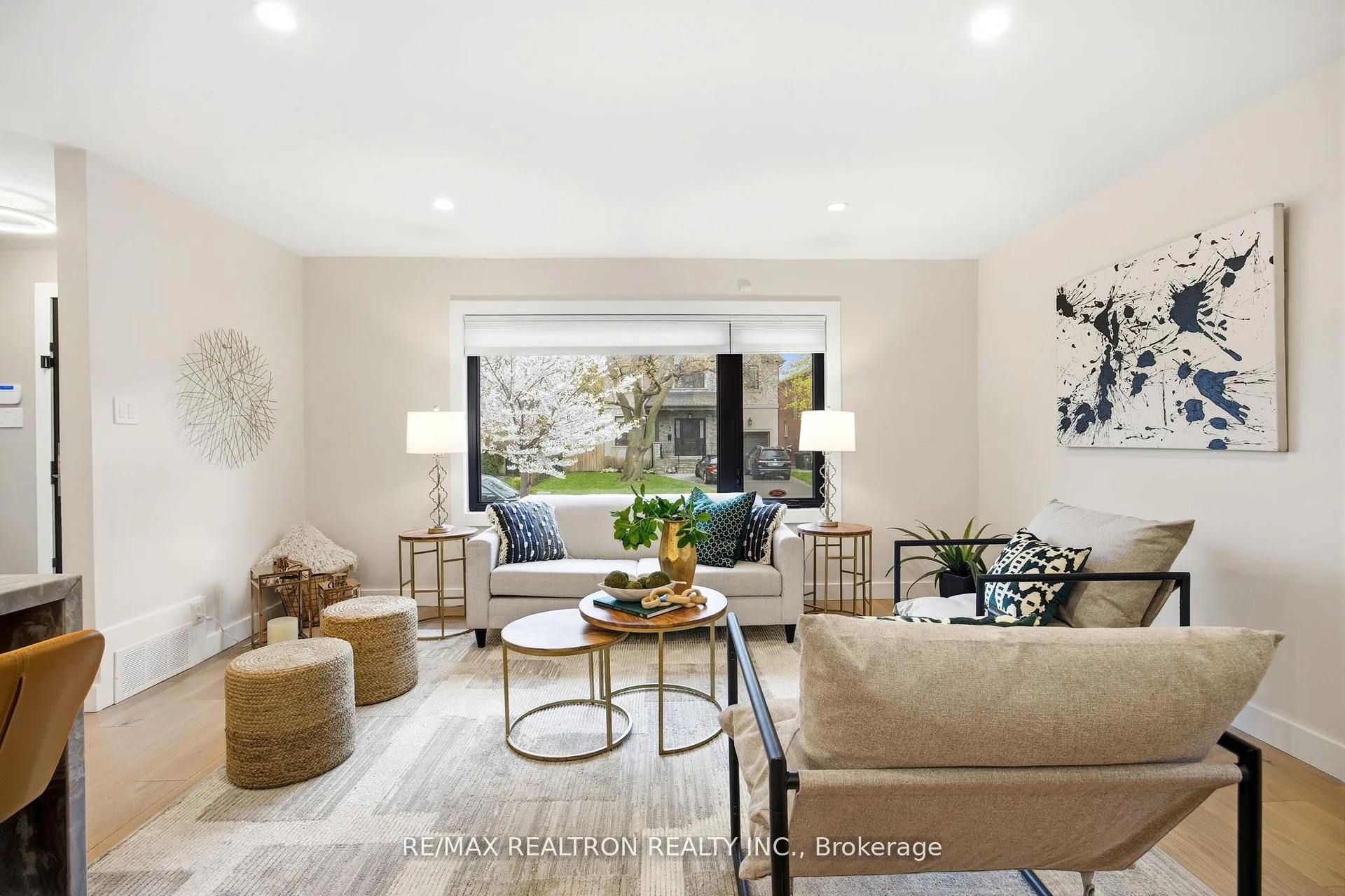 Photo 8 of 52 Burncrest Drive, Toronto, Bedford Park-Nortown — HOMEH