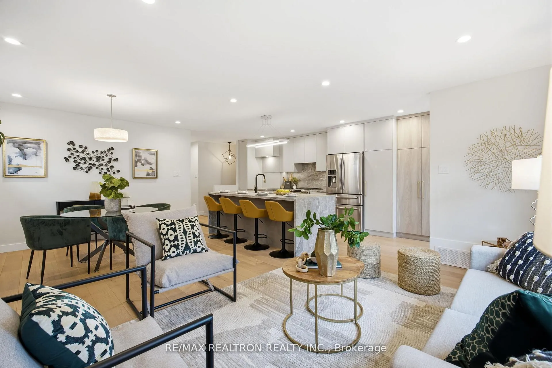 Photo 10 of 52 Burncrest Drive, Toronto, Bedford Park-Nortown — HOMEH