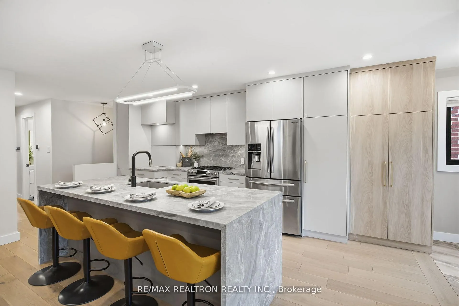 Photo 14 of 52 Burncrest Drive, Toronto, Bedford Park-Nortown — HOMEH