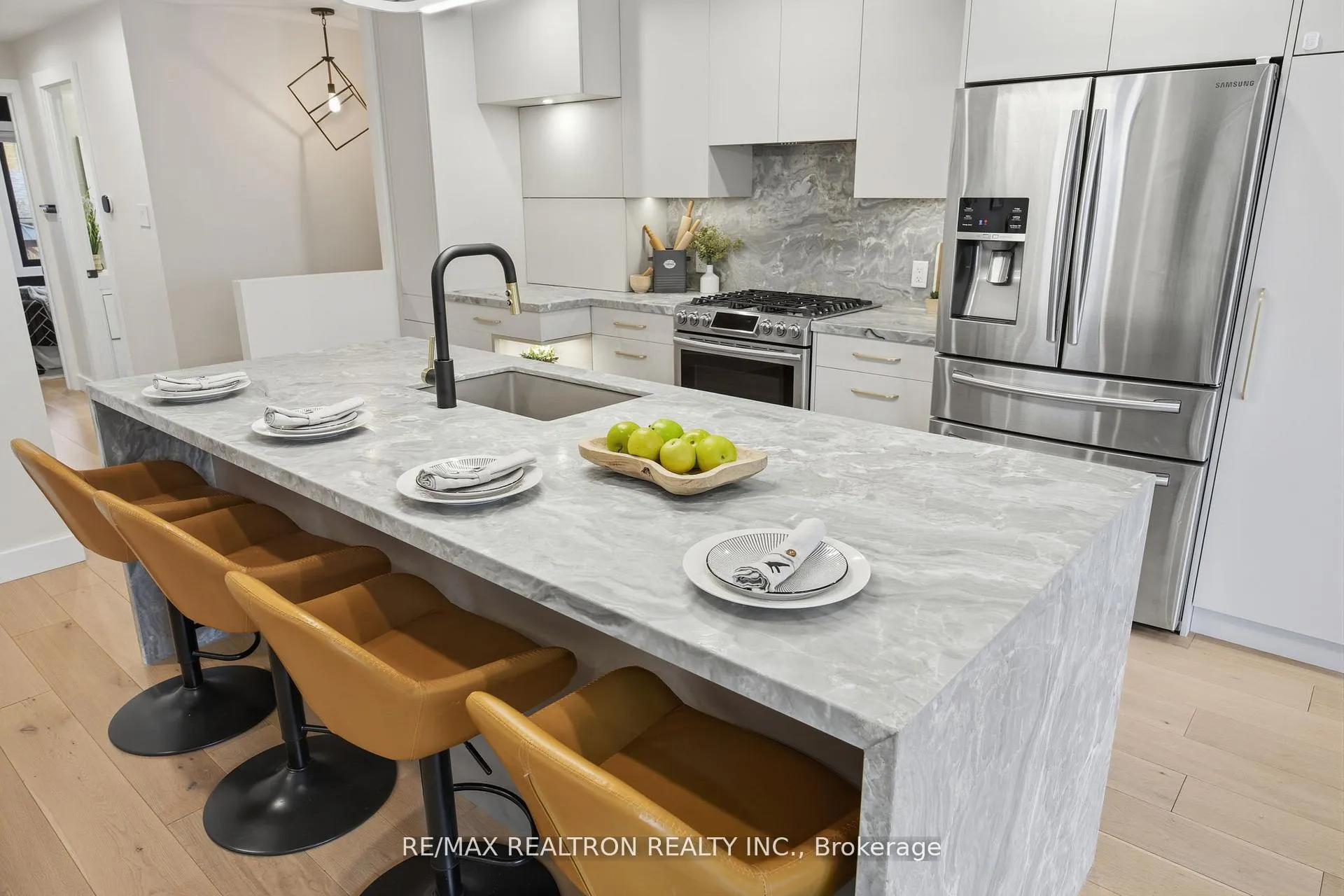 Photo 15 of 52 Burncrest Drive, Toronto, Bedford Park-Nortown — HOMEH
