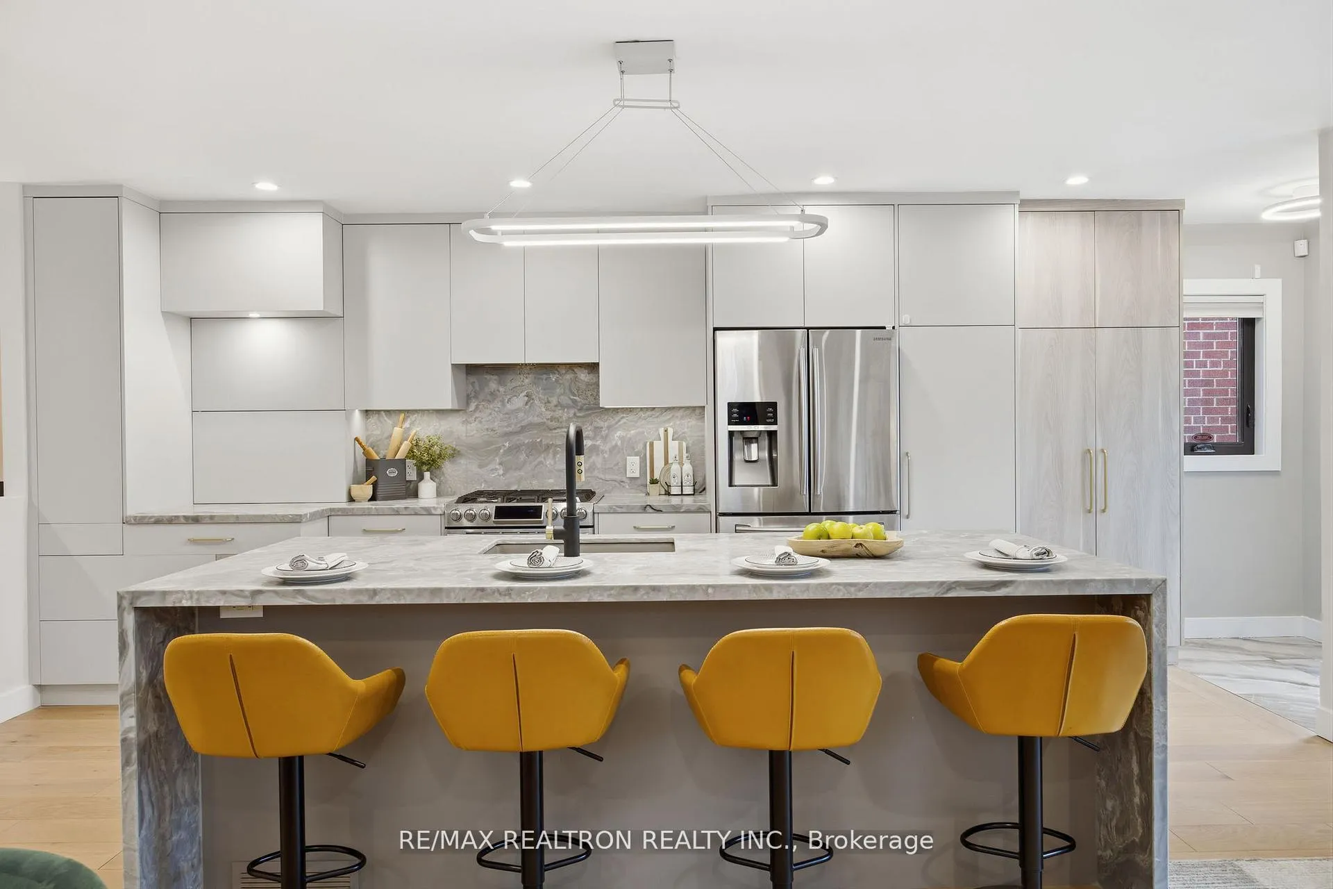 Photo 16 of 52 Burncrest Drive, Toronto, Bedford Park-Nortown — HOMEH