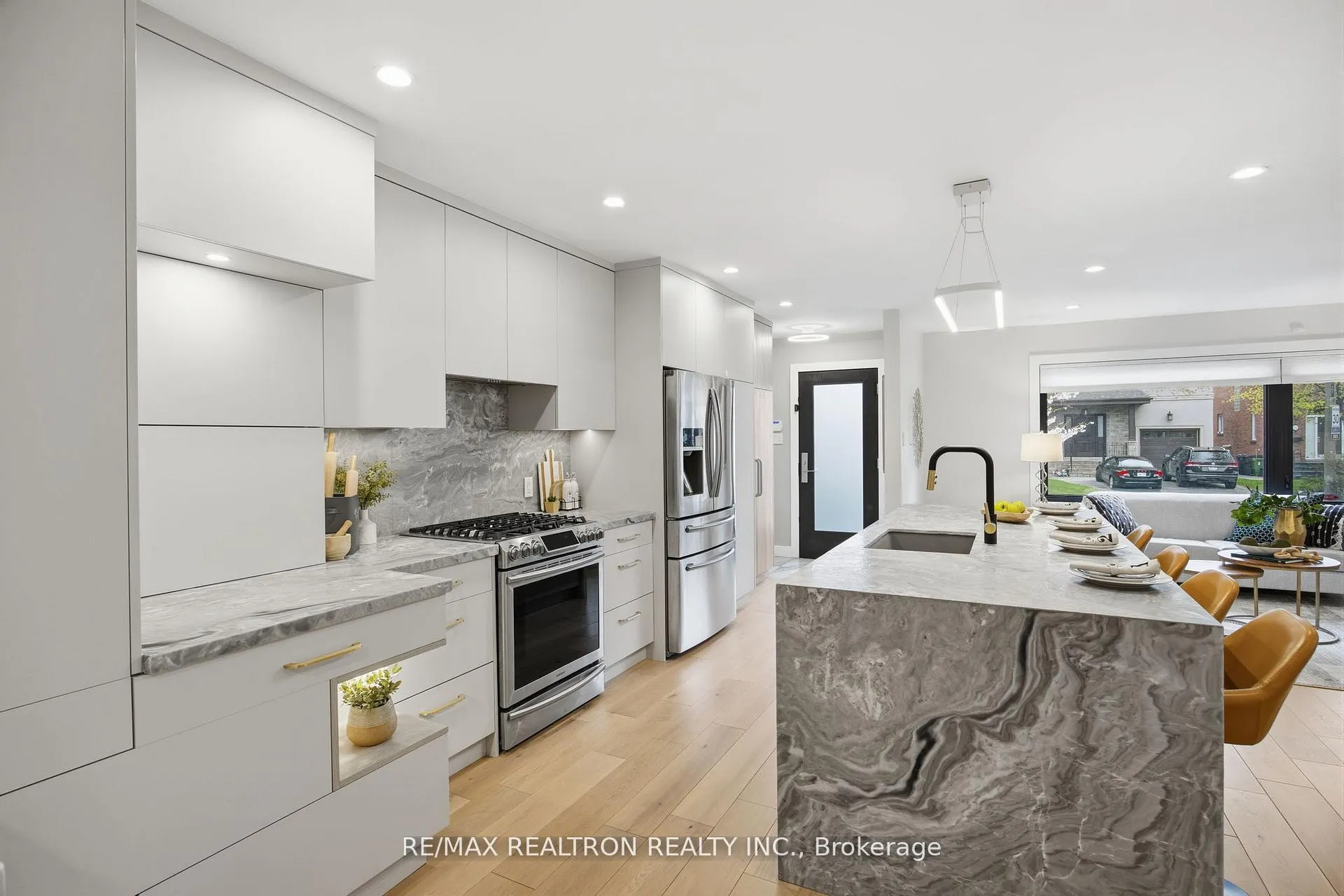 Photo 17 of 52 Burncrest Drive, Toronto, Bedford Park-Nortown — HOMEH