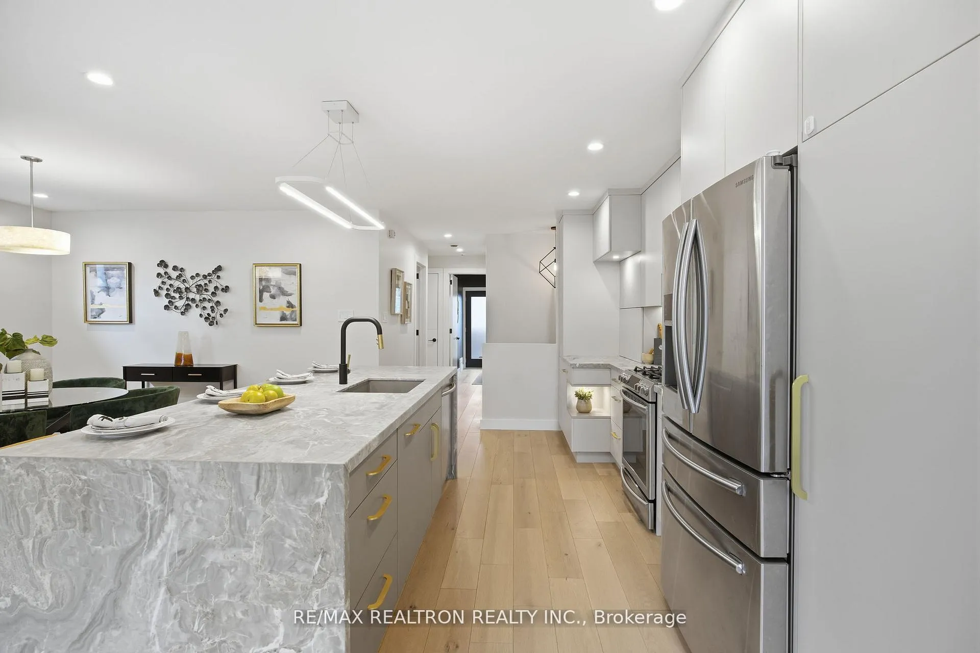 Photo 18 of 52 Burncrest Drive, Toronto, Bedford Park-Nortown — HOMEH