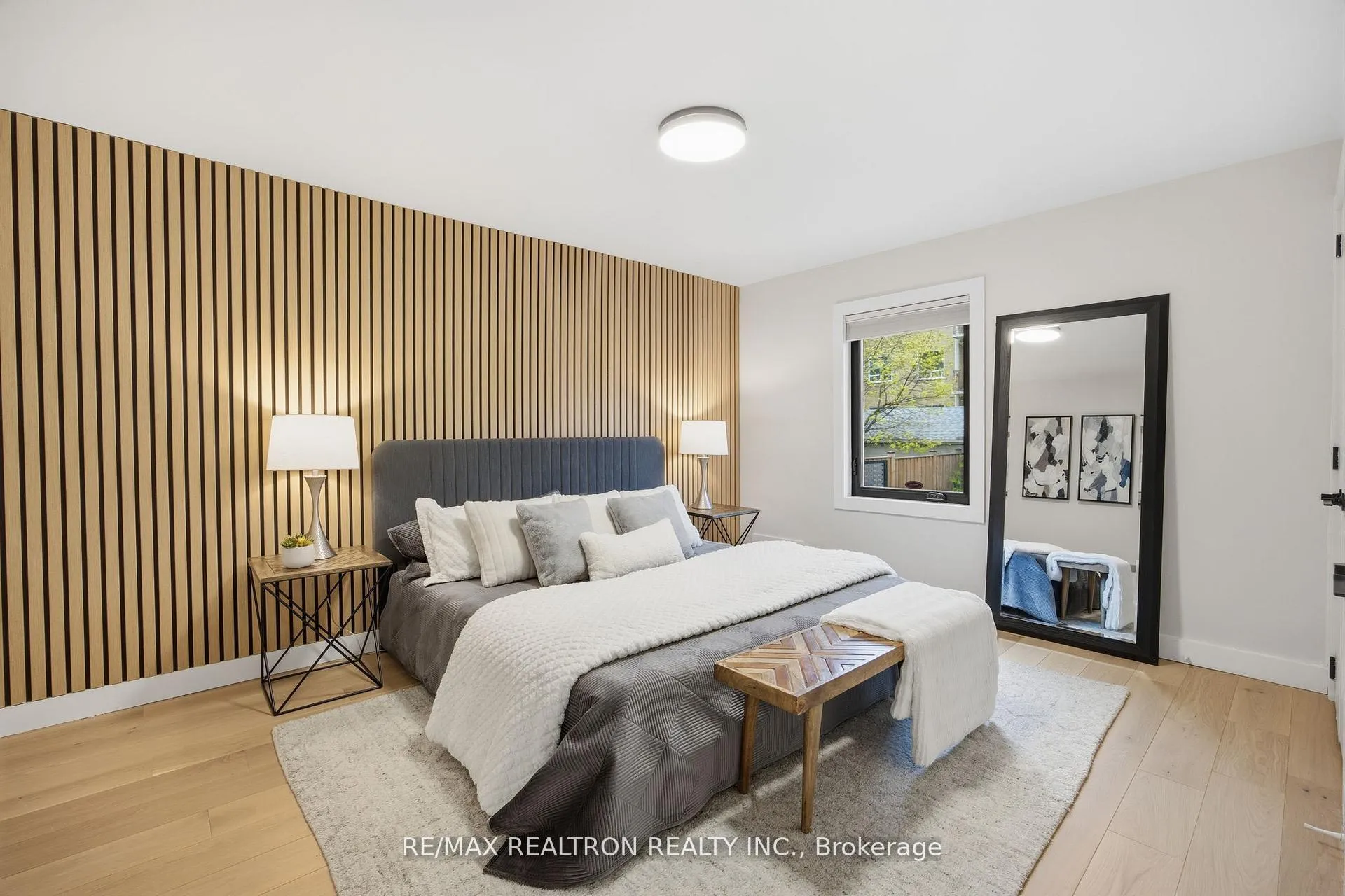 Photo 23 of 52 Burncrest Drive, Toronto, Bedford Park-Nortown — HOMEH