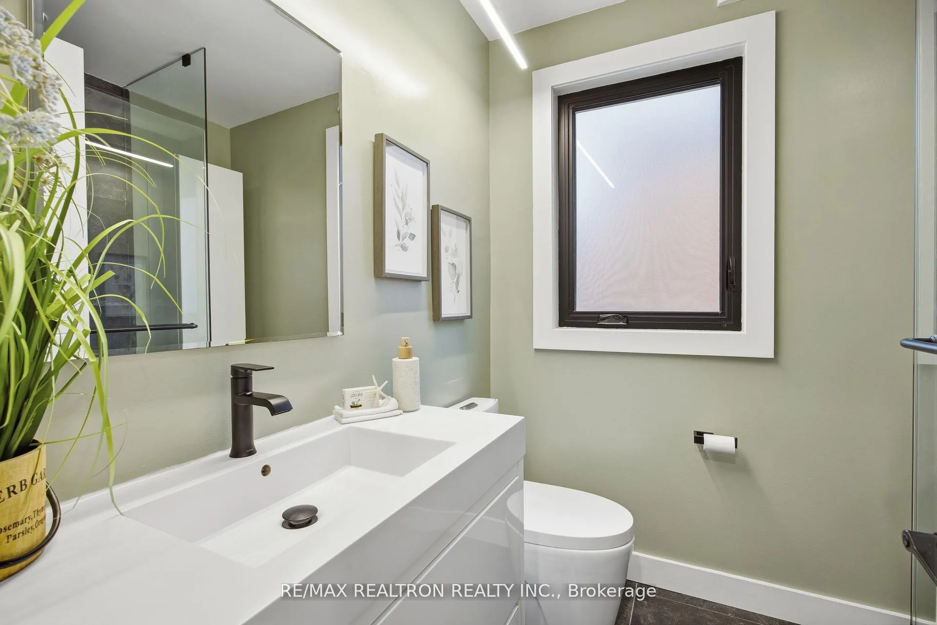 Photo 31 of 52 Burncrest Drive, Toronto, Bedford Park-Nortown — HOMEH