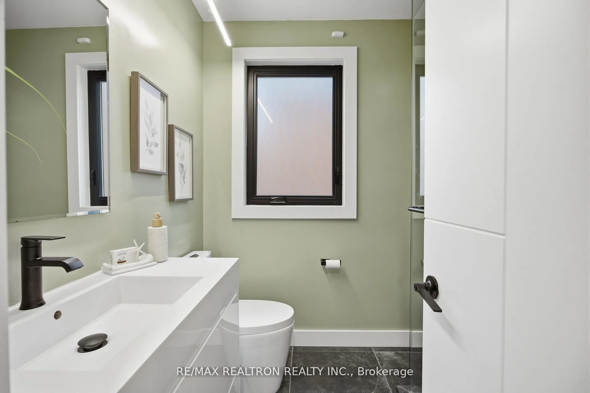 Photo 32 of 52 Burncrest Drive, Toronto, Bedford Park-Nortown — HOMEH