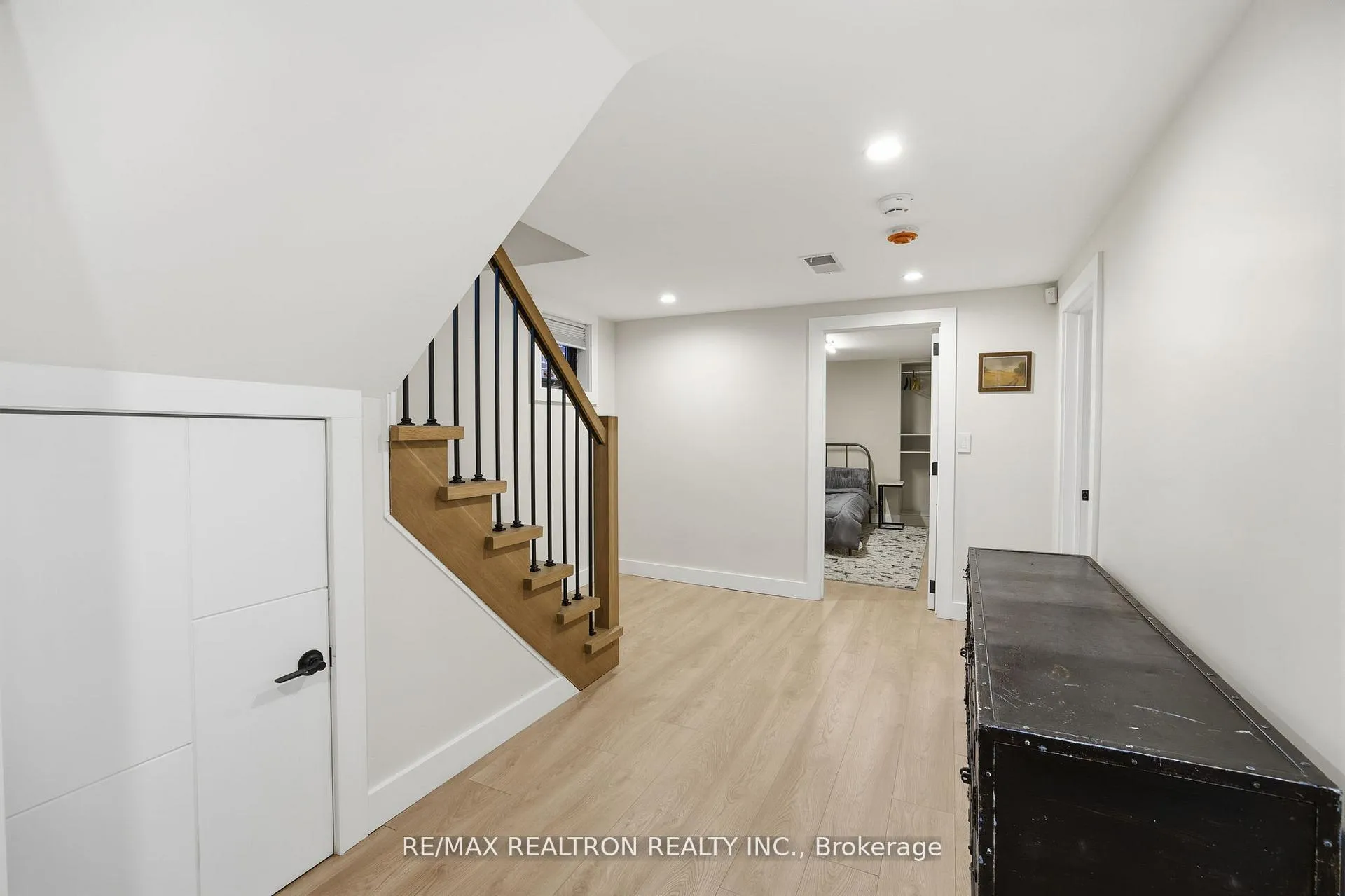Photo 35 of 52 Burncrest Drive, Toronto, Bedford Park-Nortown — HOMEH