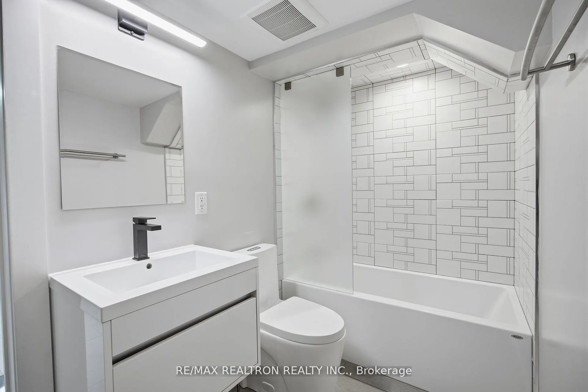 Photo 41 of 52 Burncrest Drive, Toronto, Bedford Park-Nortown — HOMEH