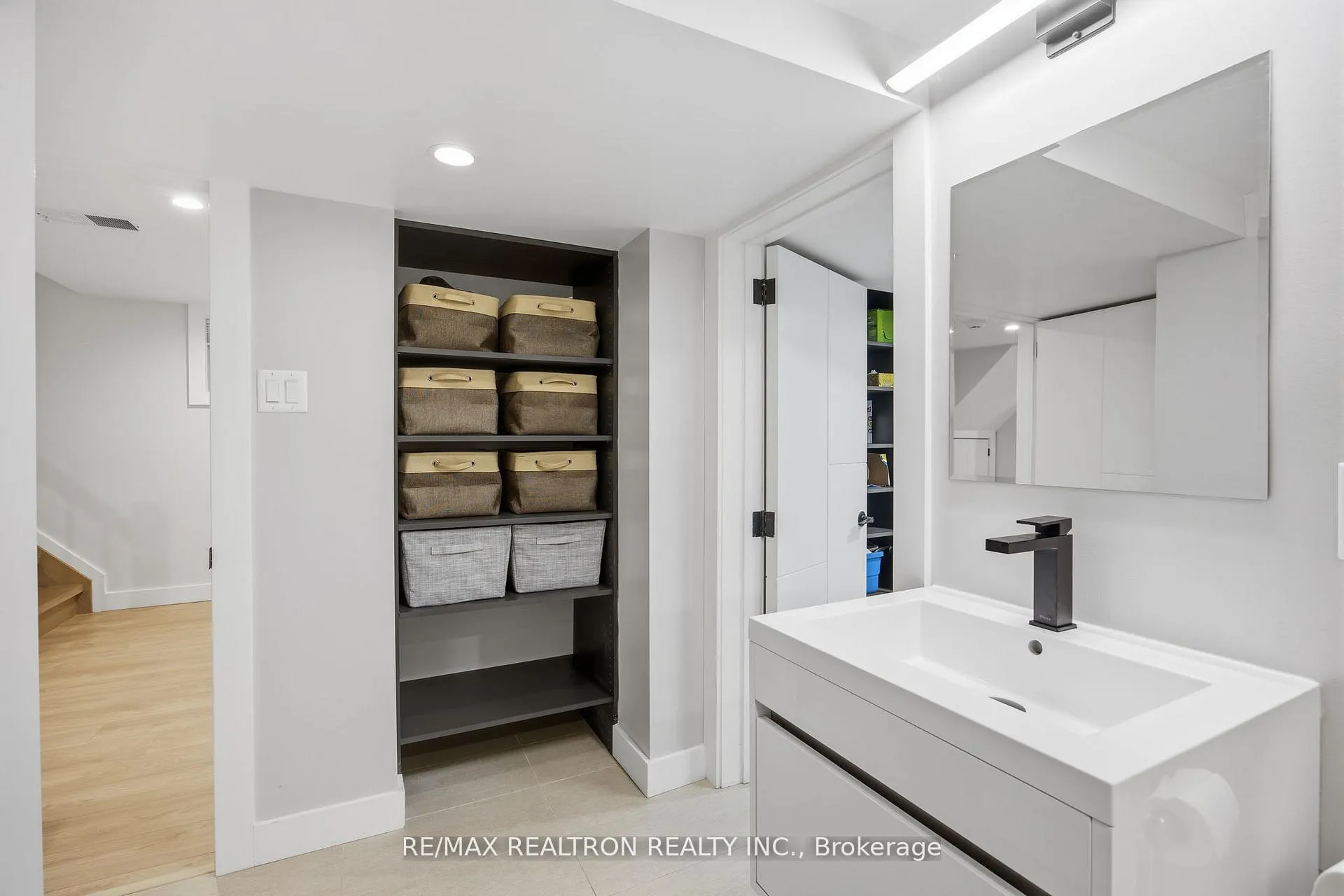 Photo 42 of 52 Burncrest Drive, Toronto, Bedford Park-Nortown — HOMEH