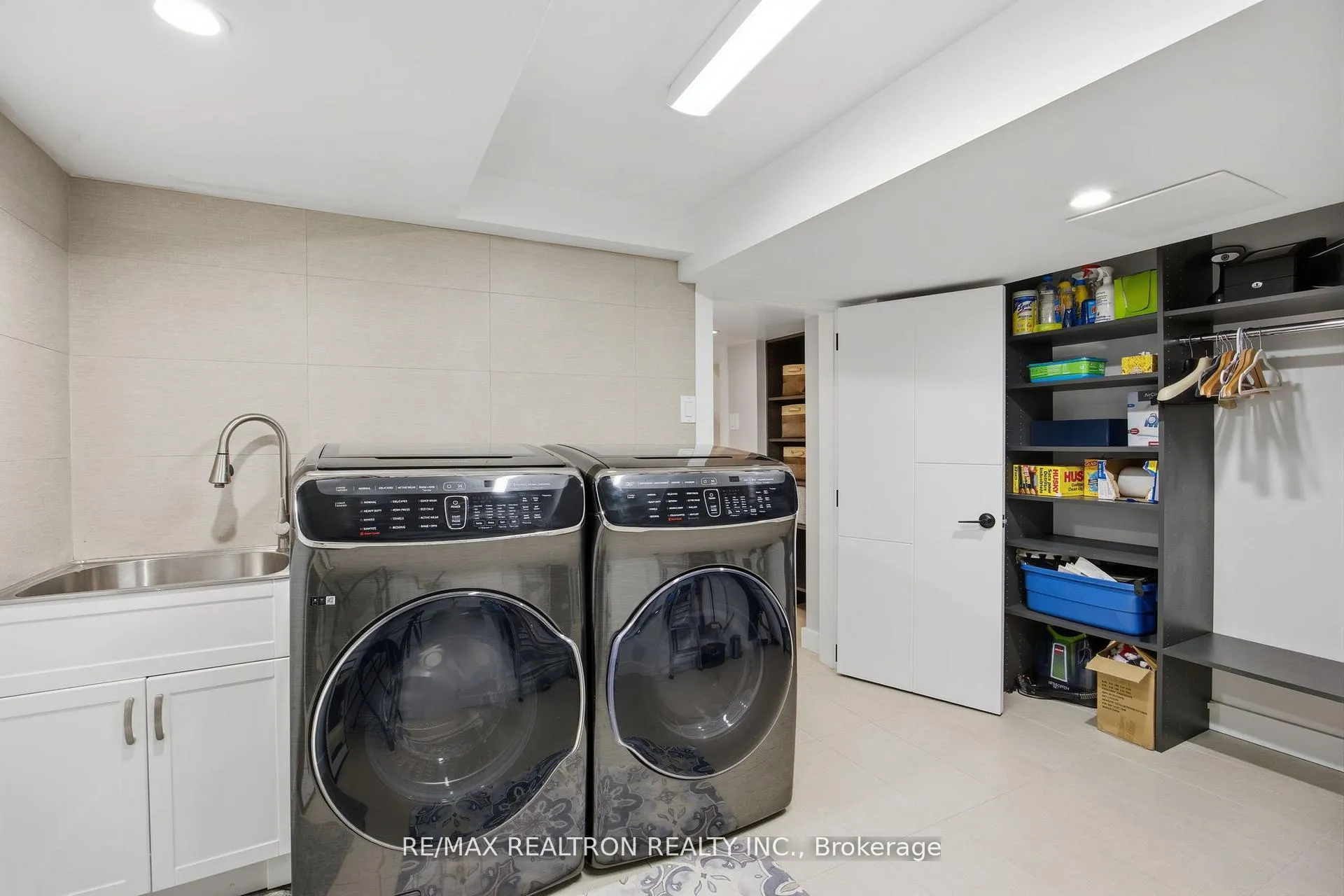 Photo 43 of 52 Burncrest Drive, Toronto, Bedford Park-Nortown — HOMEH