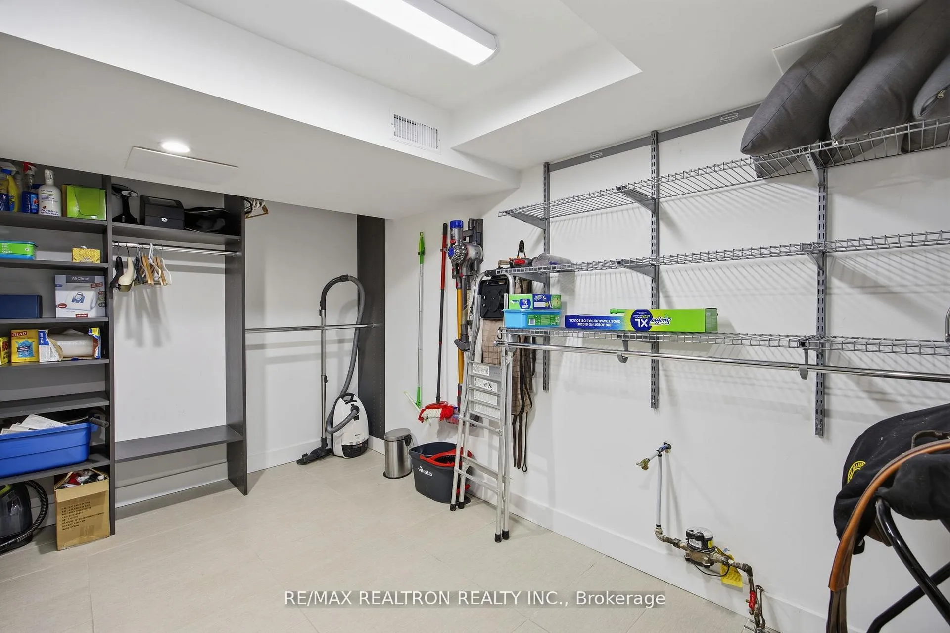 Photo 44 of 52 Burncrest Drive, Toronto, Bedford Park-Nortown — HOMEH