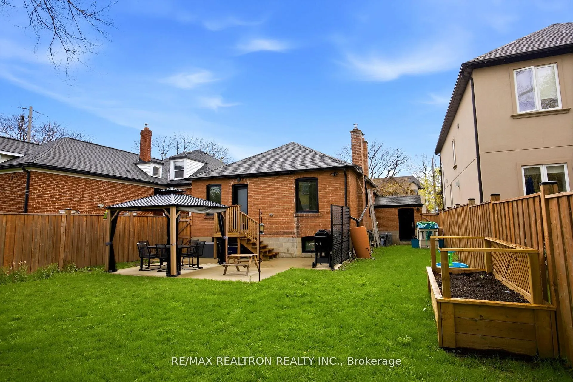 Photo 47 of 52 Burncrest Drive, Toronto, Bedford Park-Nortown — HOMEH