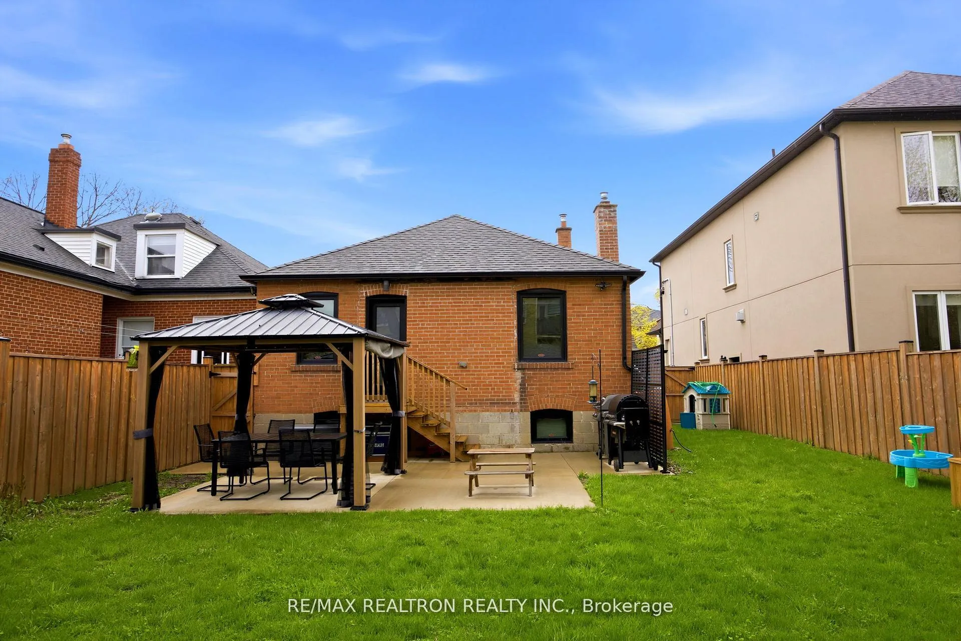 Photo 48 of 52 Burncrest Drive, Toronto, Bedford Park-Nortown — HOMEH