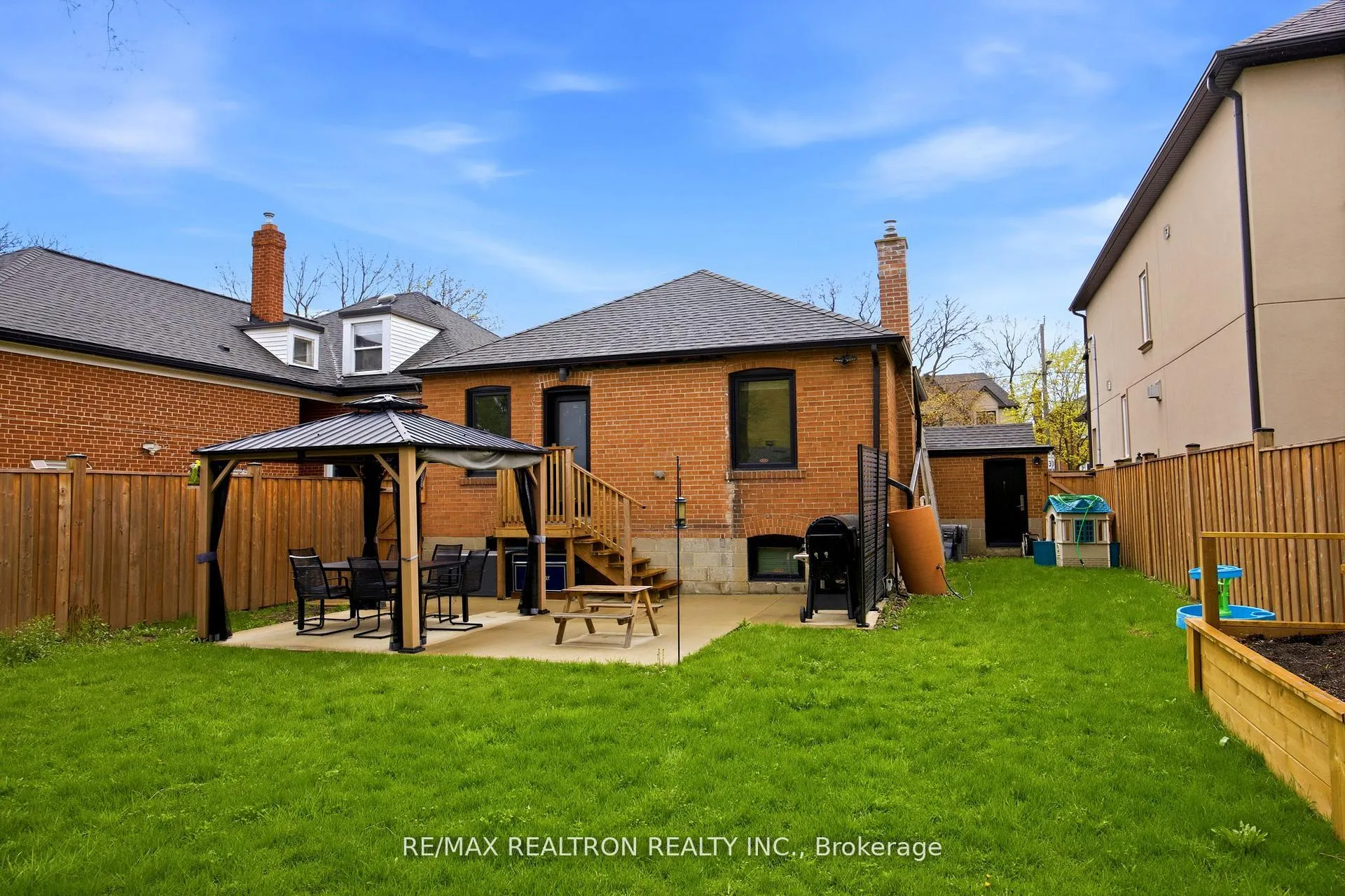Photo 49 of 52 Burncrest Drive, Toronto, Bedford Park-Nortown — HOMEH