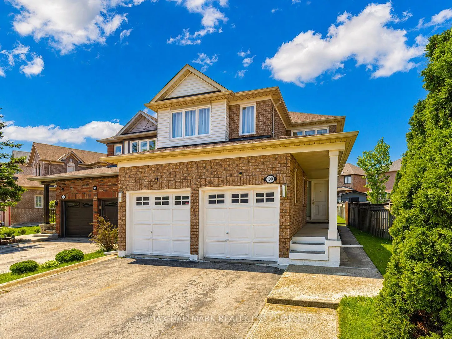 Photo 2 of 100 Narrow Valley Crescent, Brampton, Sandringham-Wellington — HOMEH