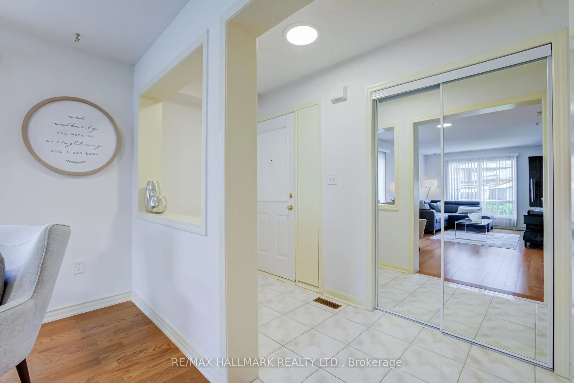 Photo 3 of 100 Narrow Valley Crescent, Brampton, Sandringham-Wellington — HOMEH