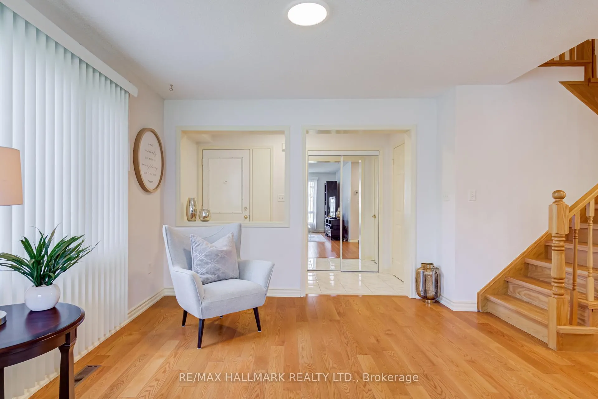 Photo 5 of 100 Narrow Valley Crescent, Brampton, Sandringham-Wellington — HOMEH