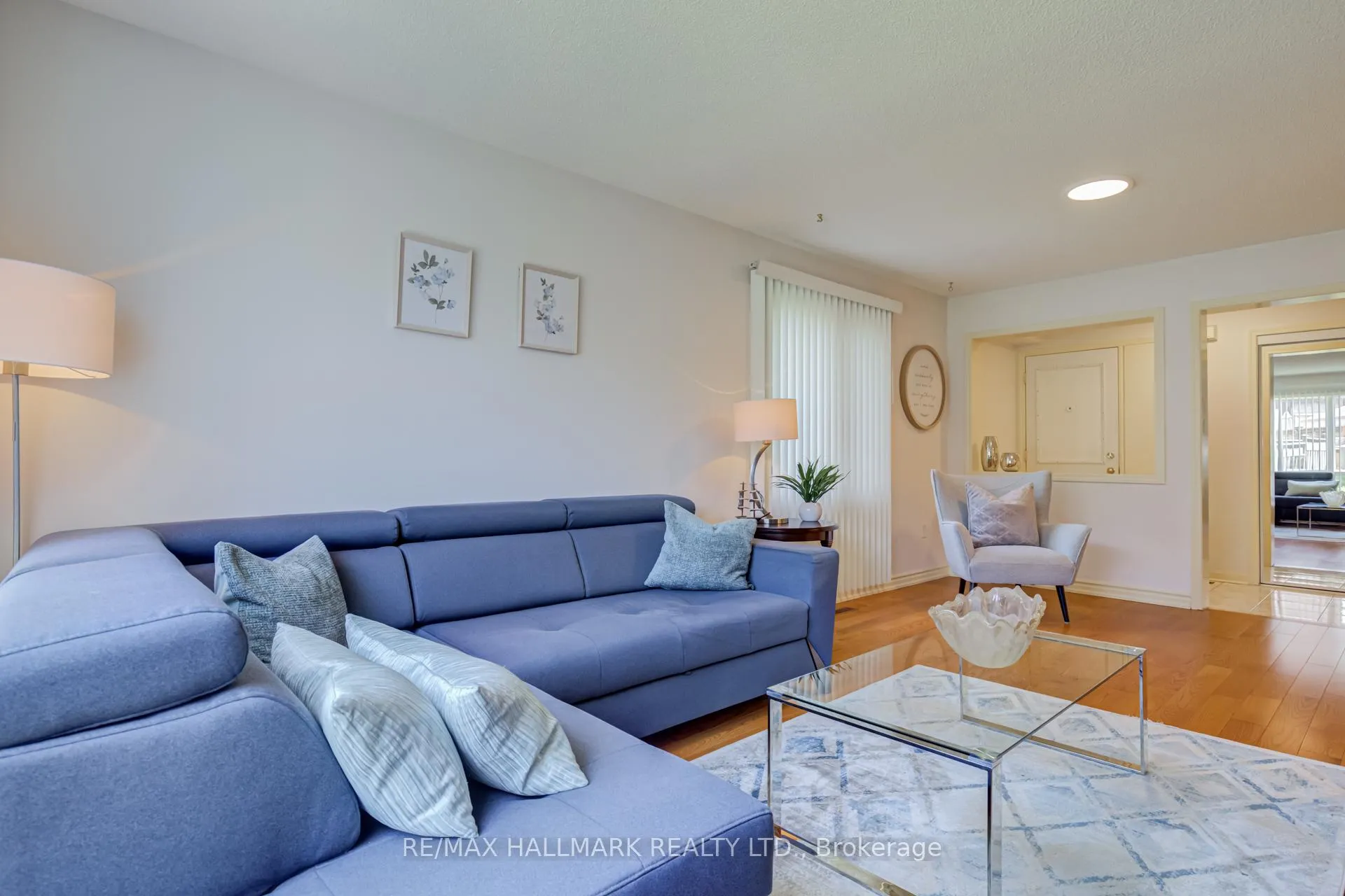 Photo 7 of 100 Narrow Valley Crescent, Brampton, Sandringham-Wellington — HOMEH