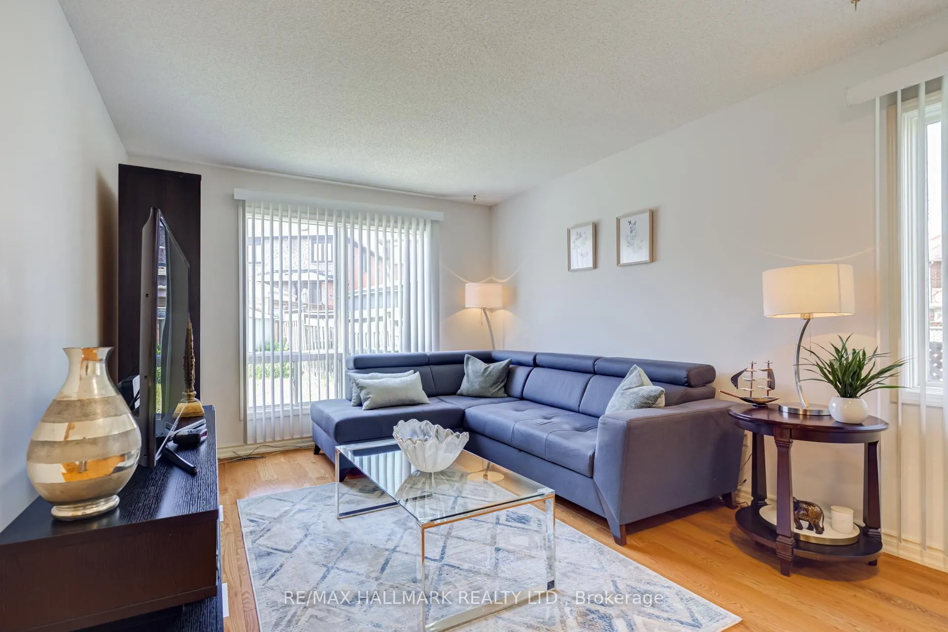 Photo 8 of 100 Narrow Valley Crescent, Brampton, Sandringham-Wellington — HOMEH