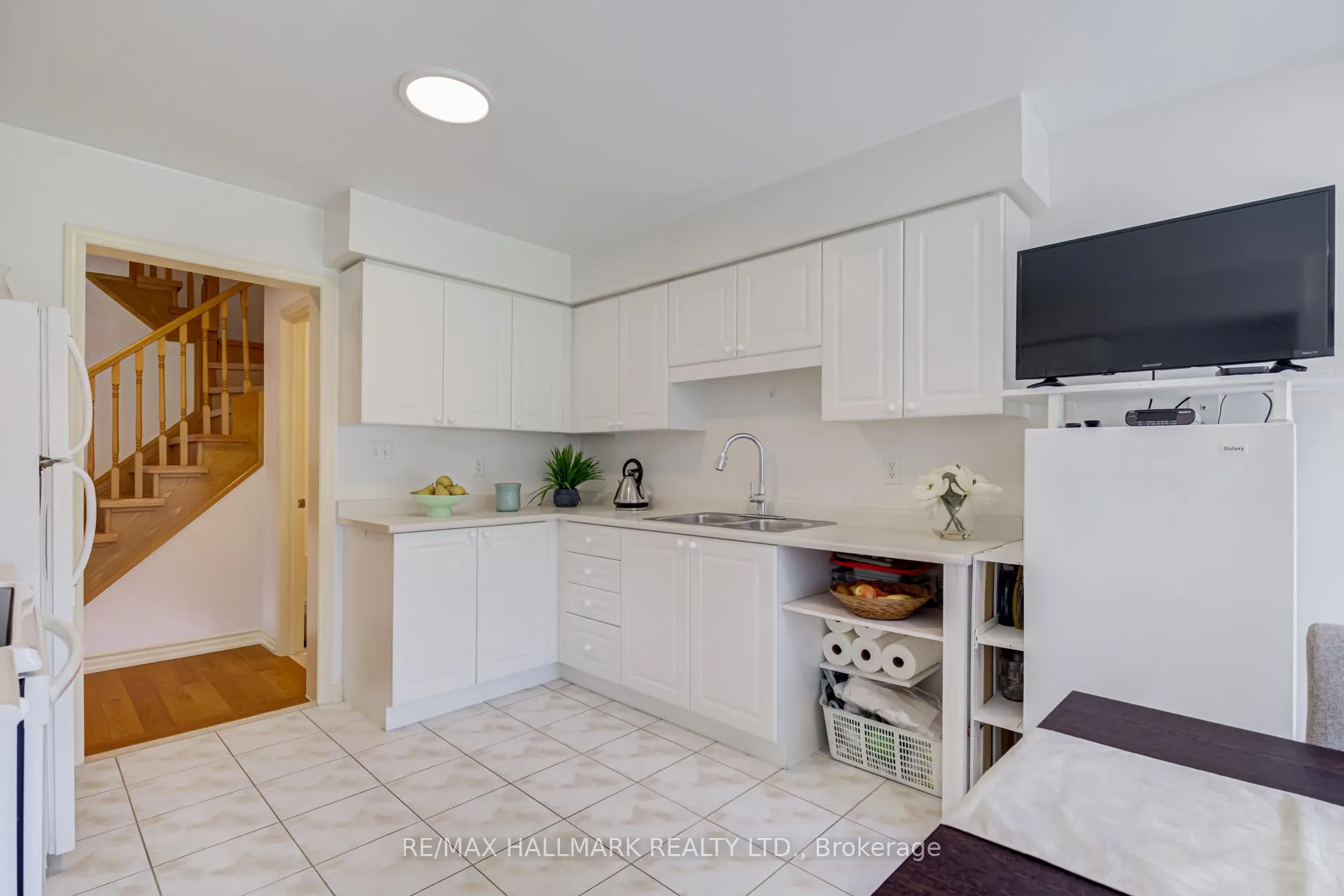 Photo 14 of 100 Narrow Valley Crescent, Brampton, Sandringham-Wellington — HOMEH