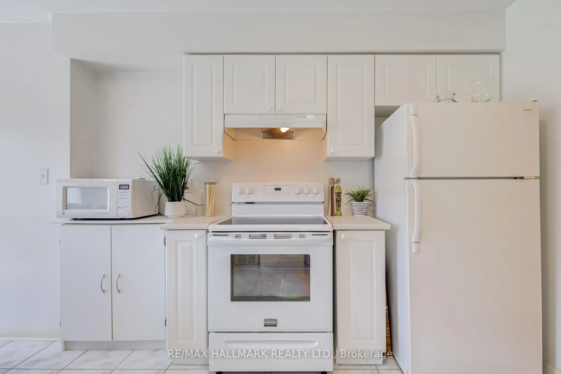 Photo 15 of 100 Narrow Valley Crescent, Brampton, Sandringham-Wellington — HOMEH